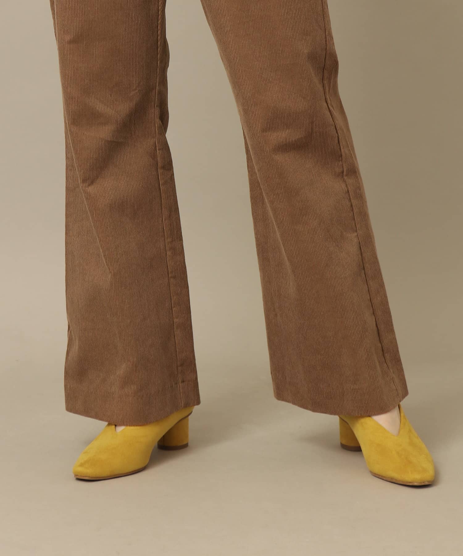 深Vカットパンプス MUSTARD S