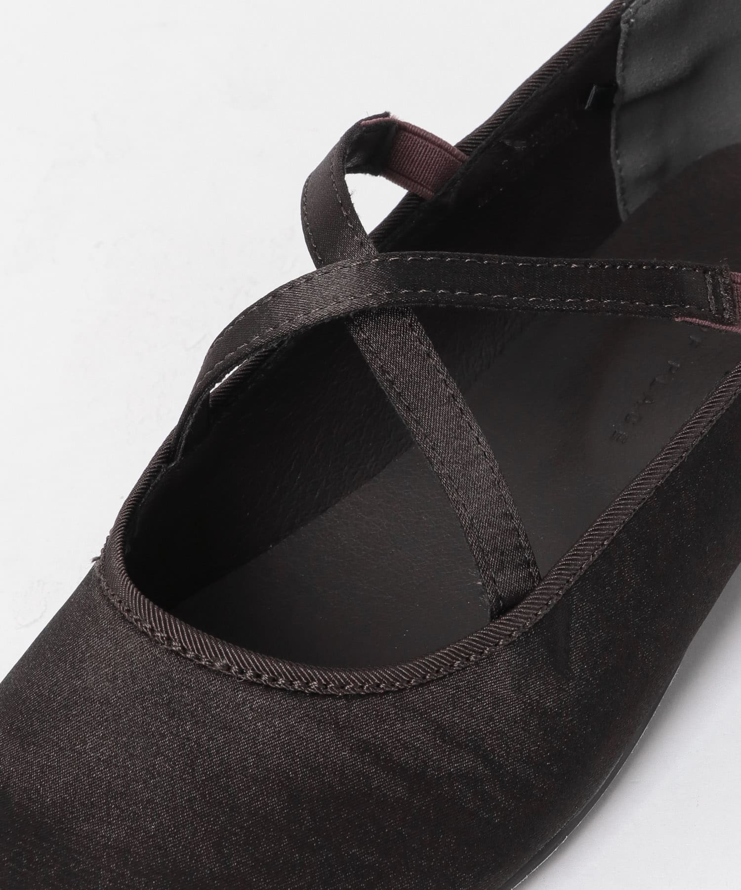 クロスストラップフラットシューズ BROWN S