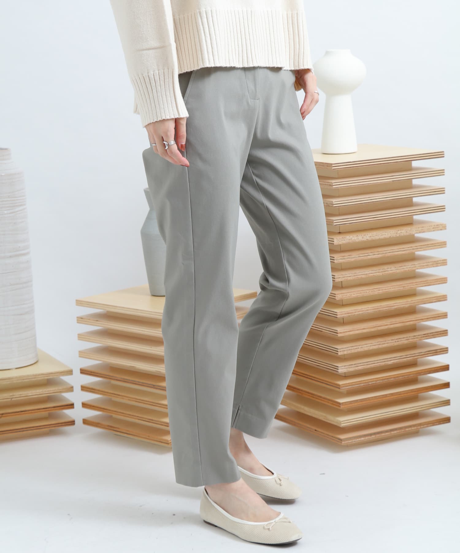 ストレッチスリムテーパードパンツ L.KHAKI XS