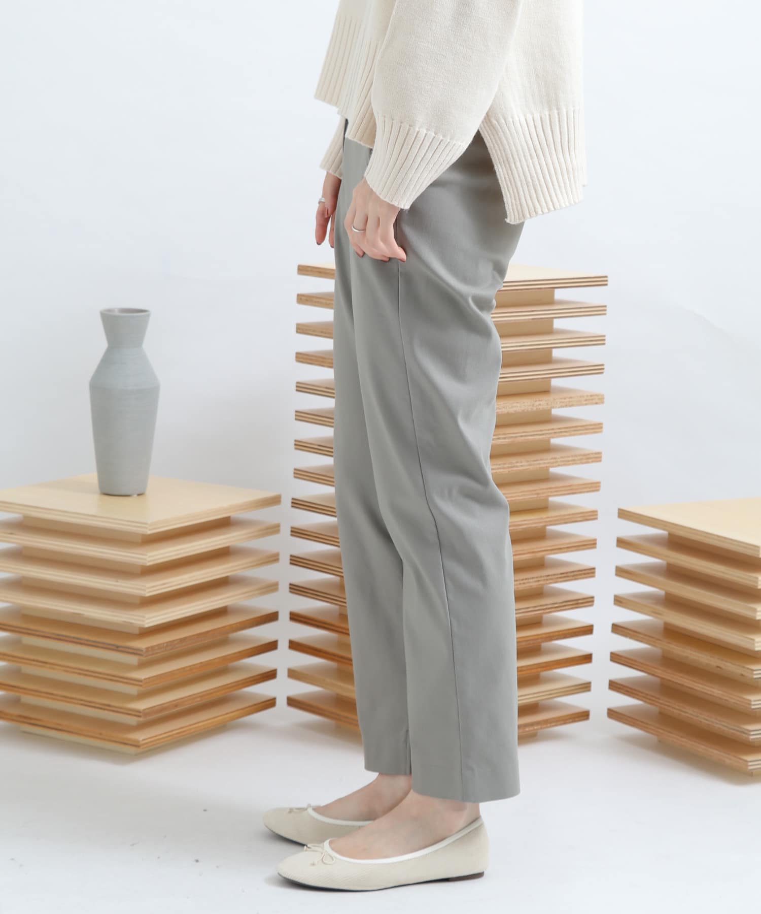 ストレッチスリムテーパードパンツ L.KHAKI XS