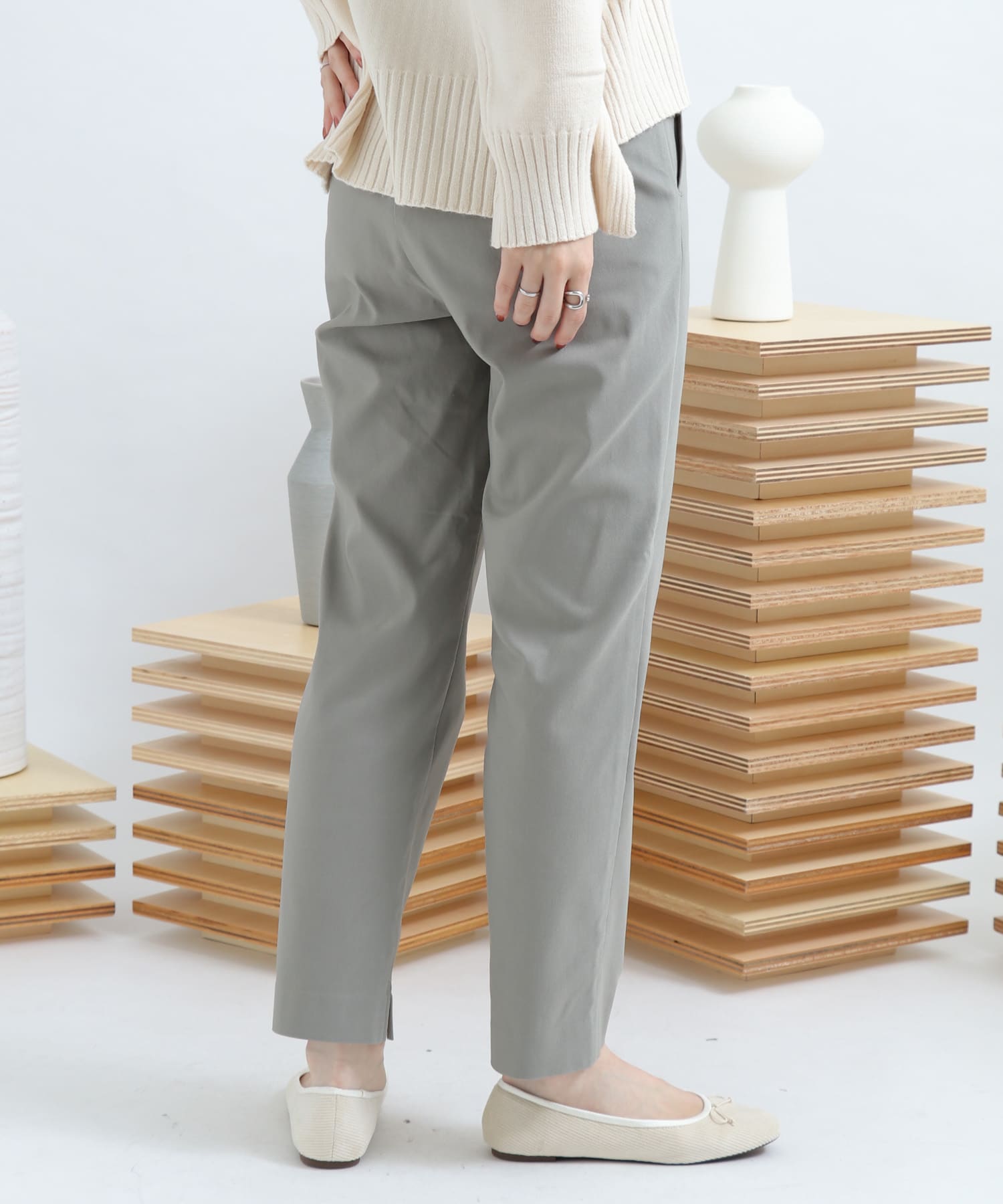 ストレッチスリムテーパードパンツ L.KHAKI XS