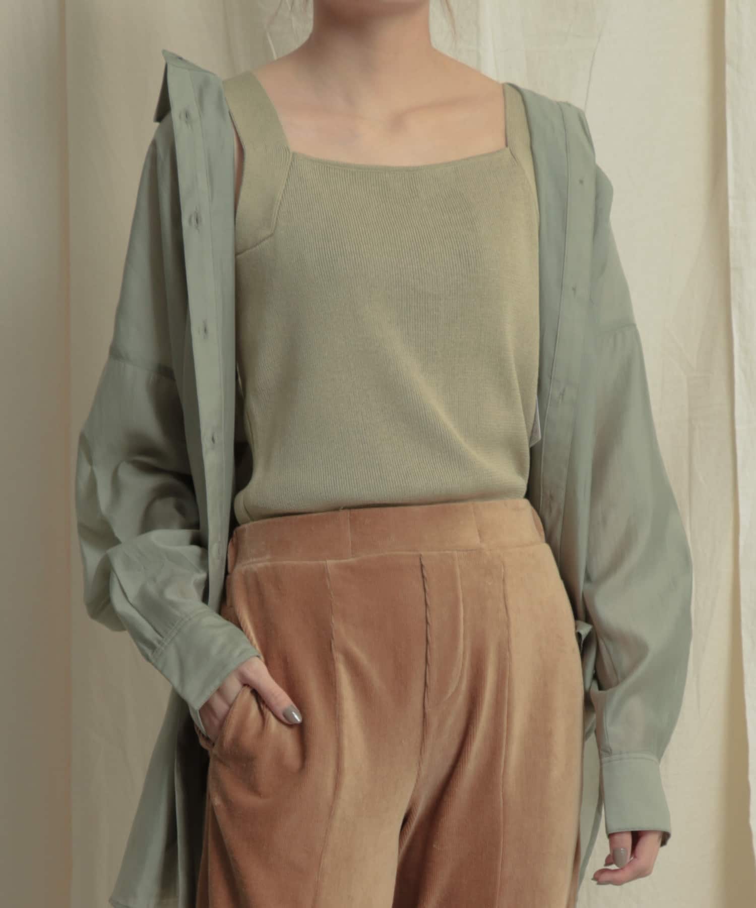 バッククロスニットタンクトップ L.OLIVE One