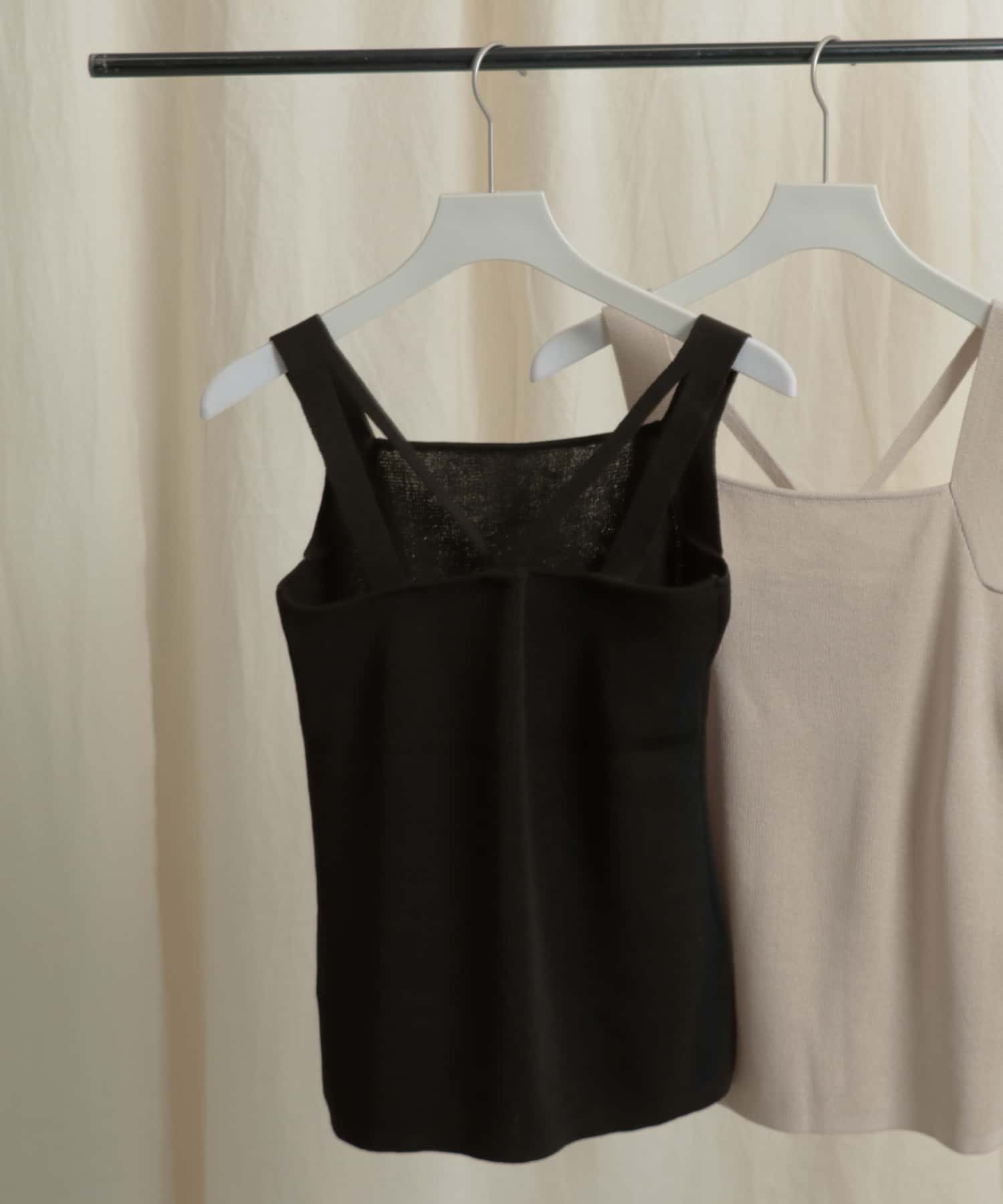 バッククロスニットタンクトップ BLACK one