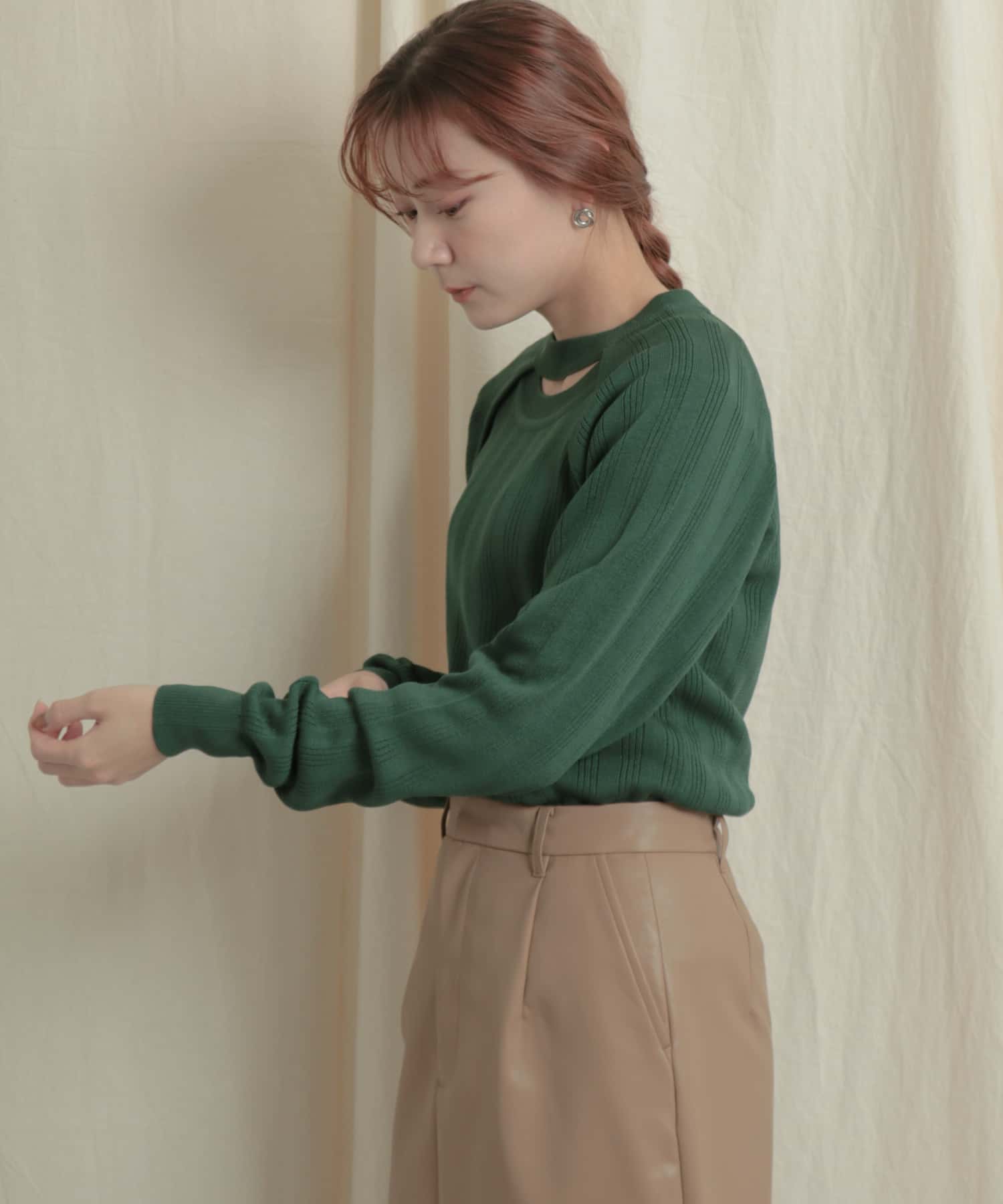 GREEN