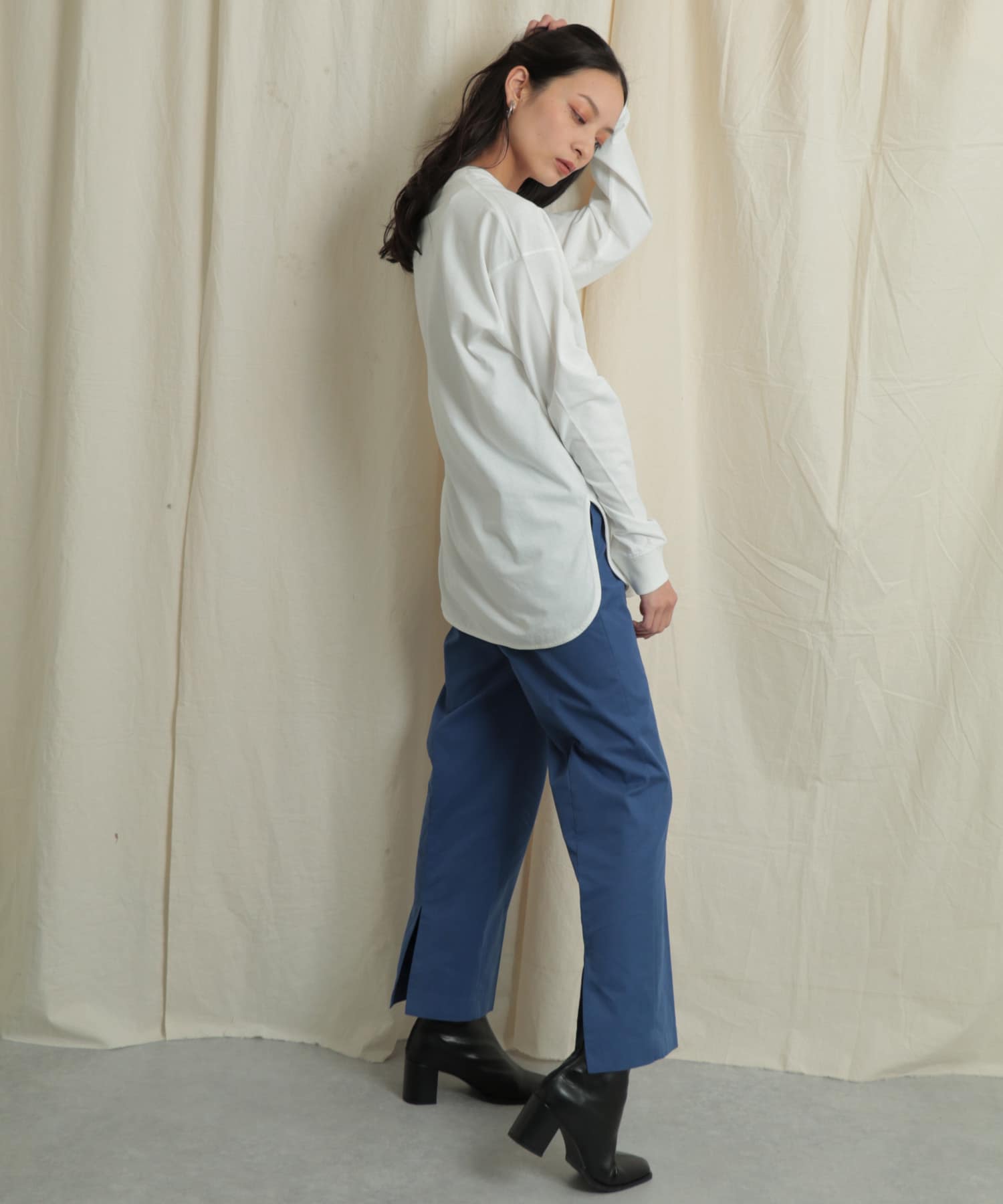 バックスリットストレートワイドパンツ ROYAL BLUE M
