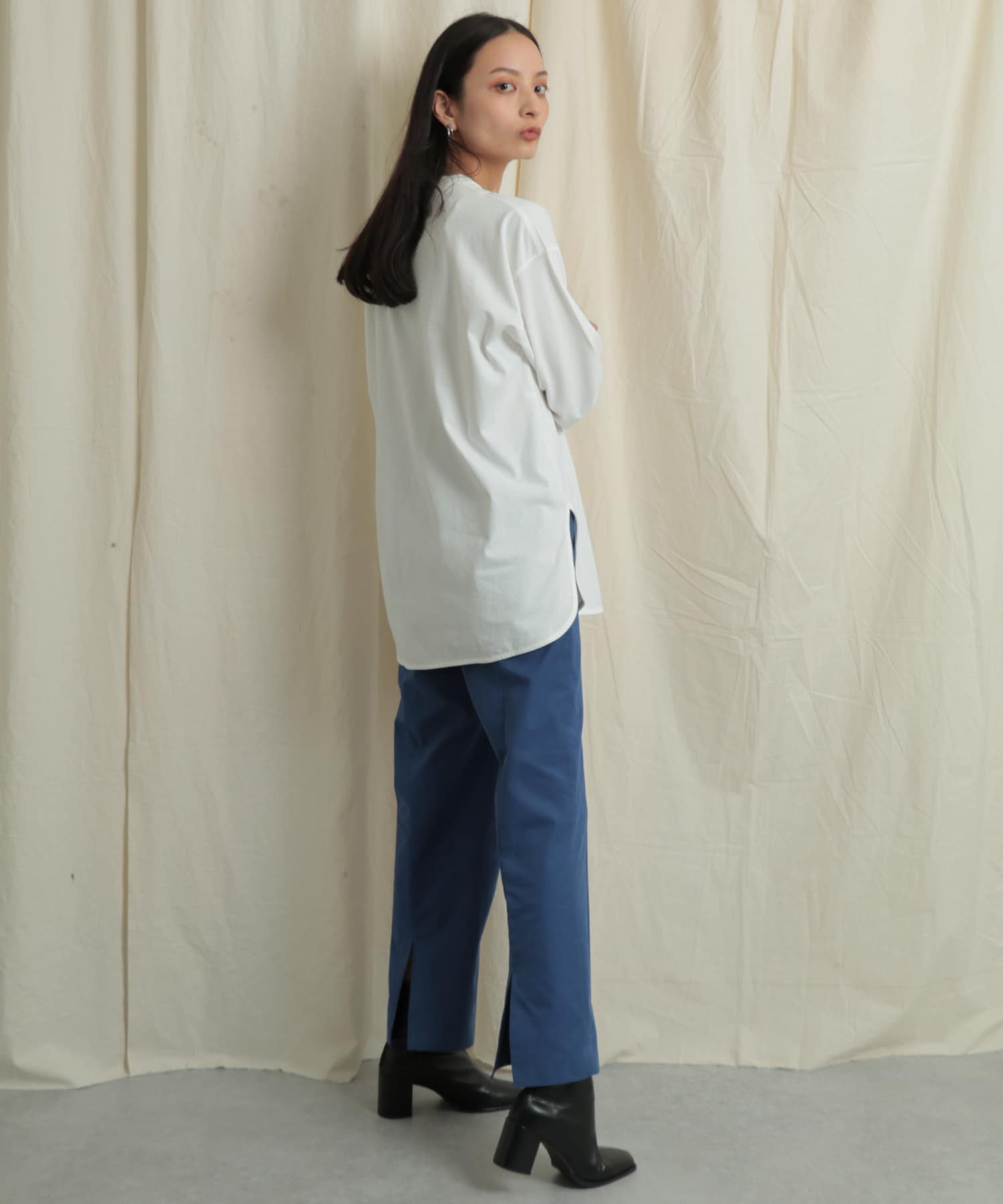 バックスリットストレートワイドパンツ ROYAL BLUE M