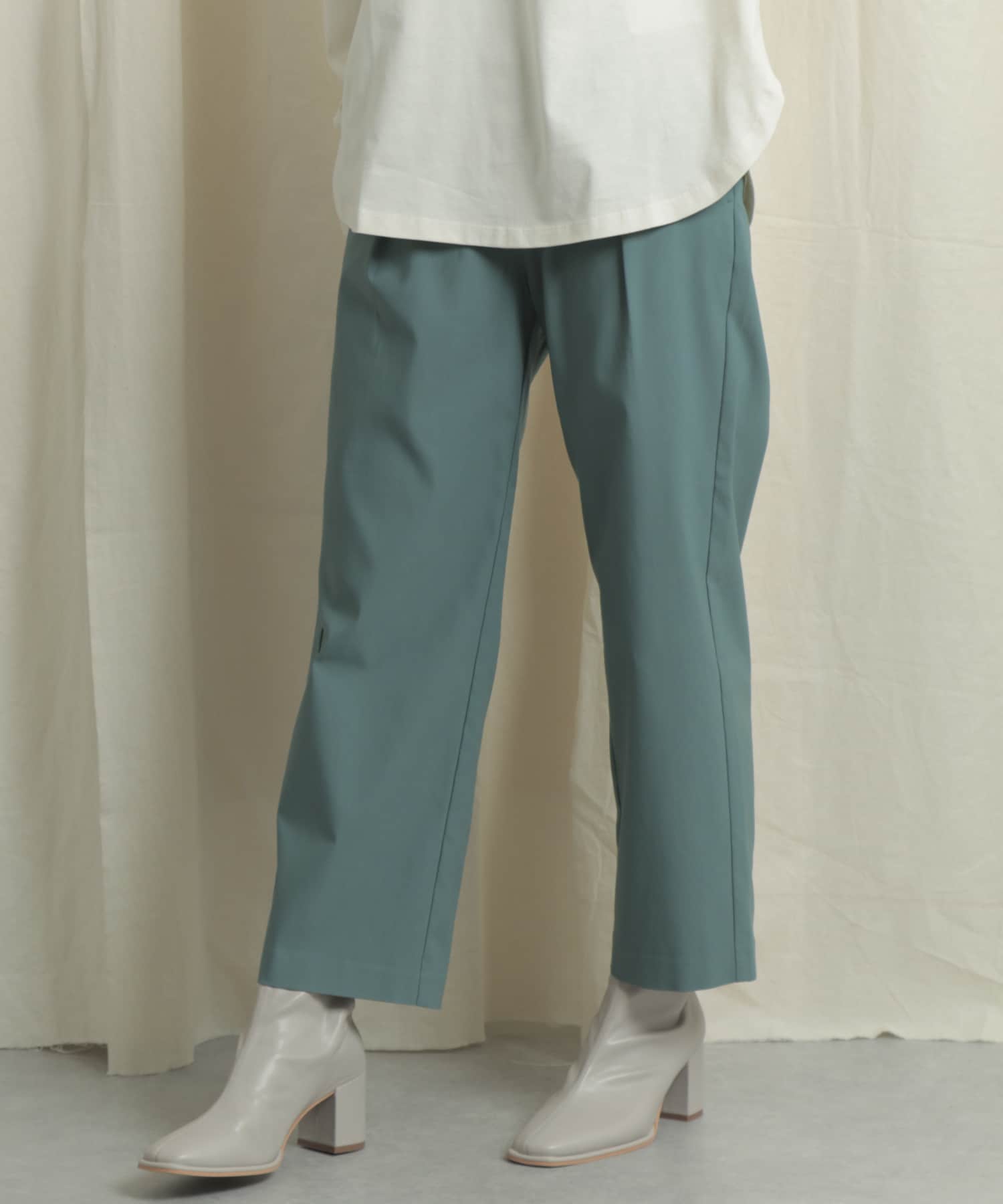 GREEN