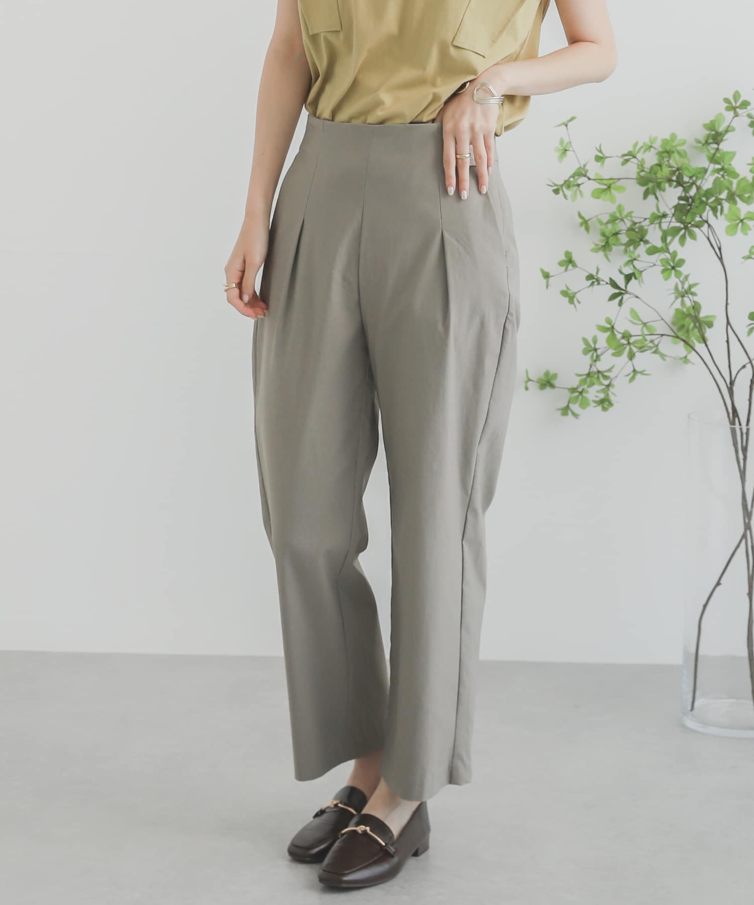 GRAY