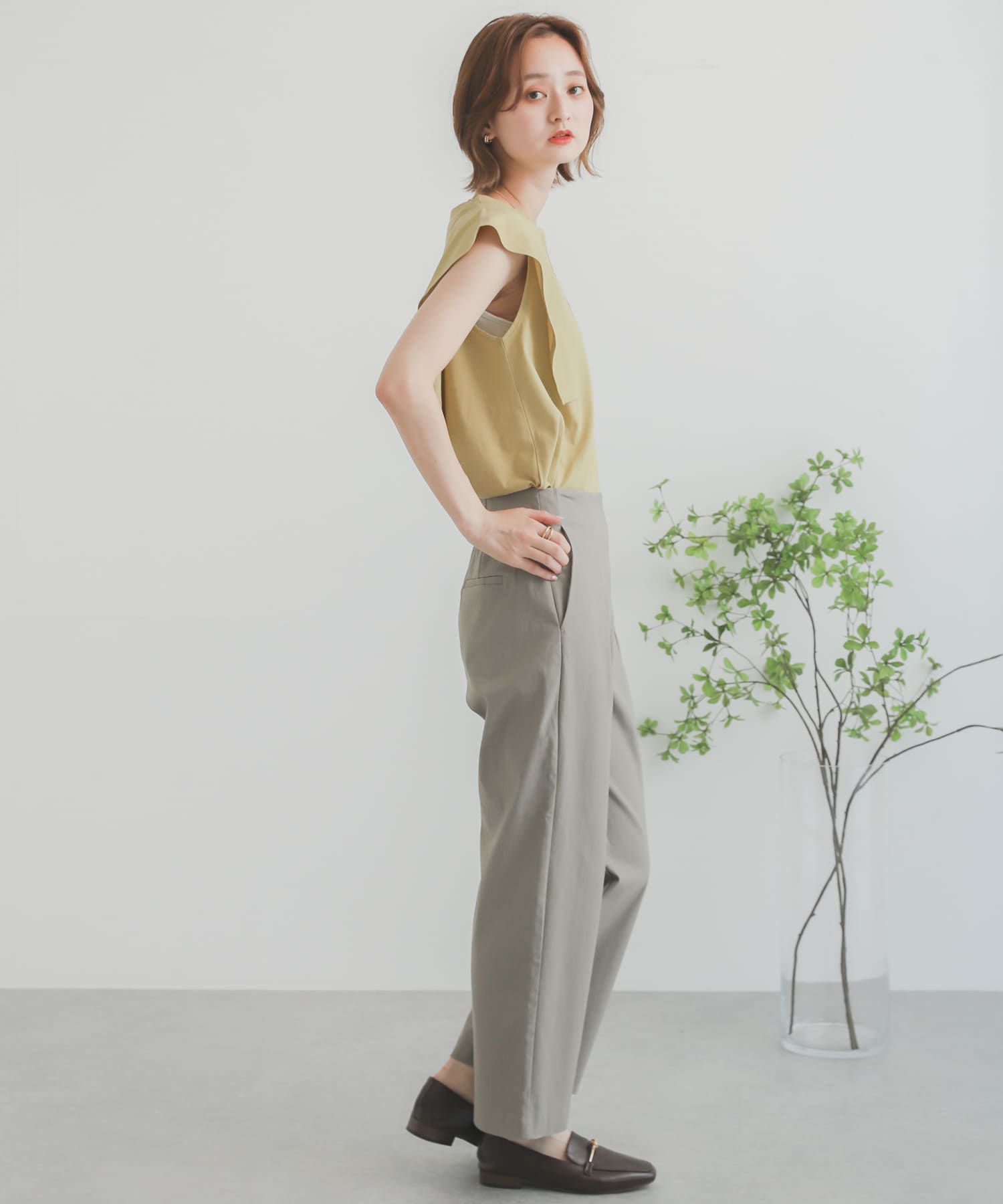 GRAY