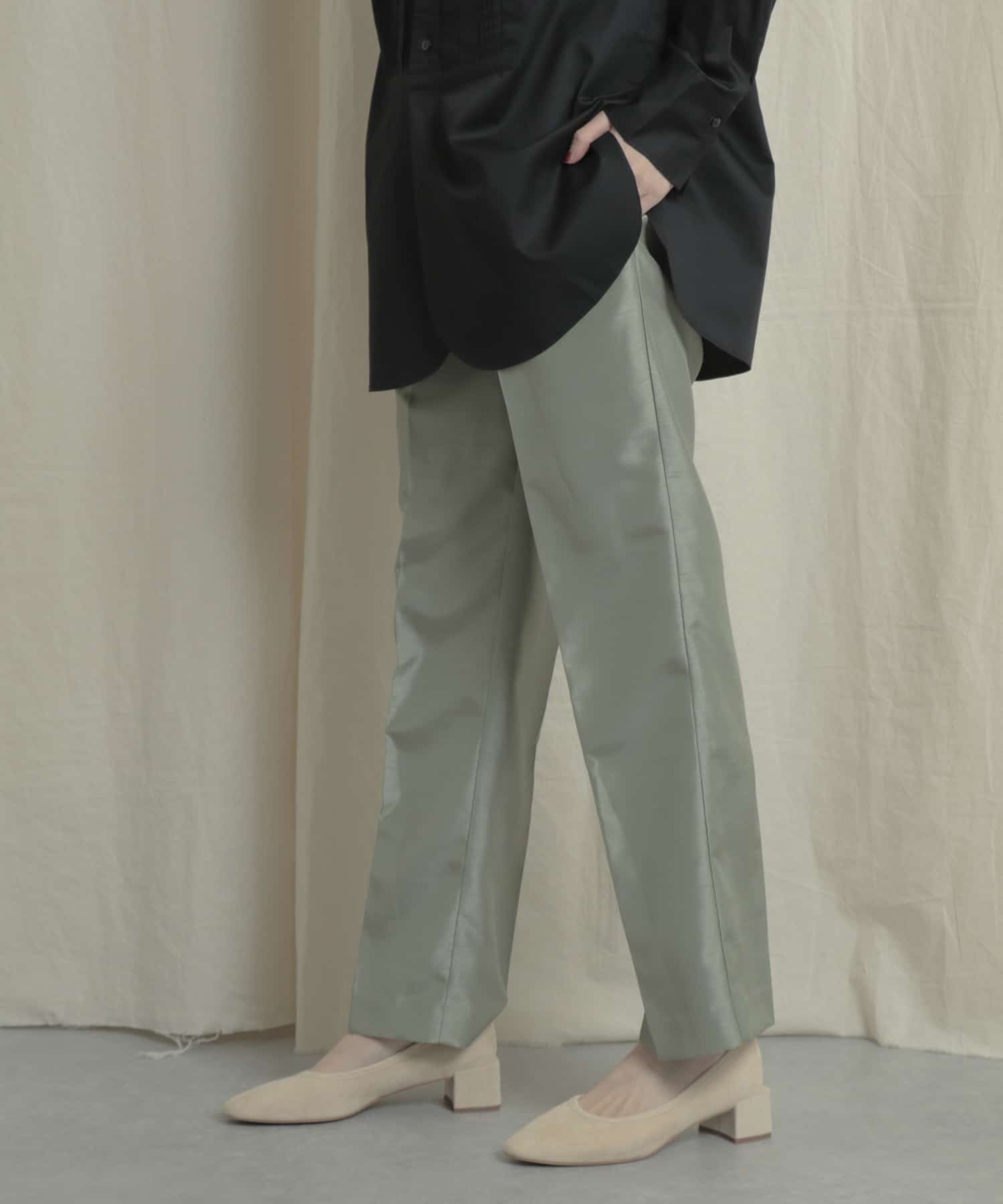 シャンタンテーパードパンツ L.KHAKI S