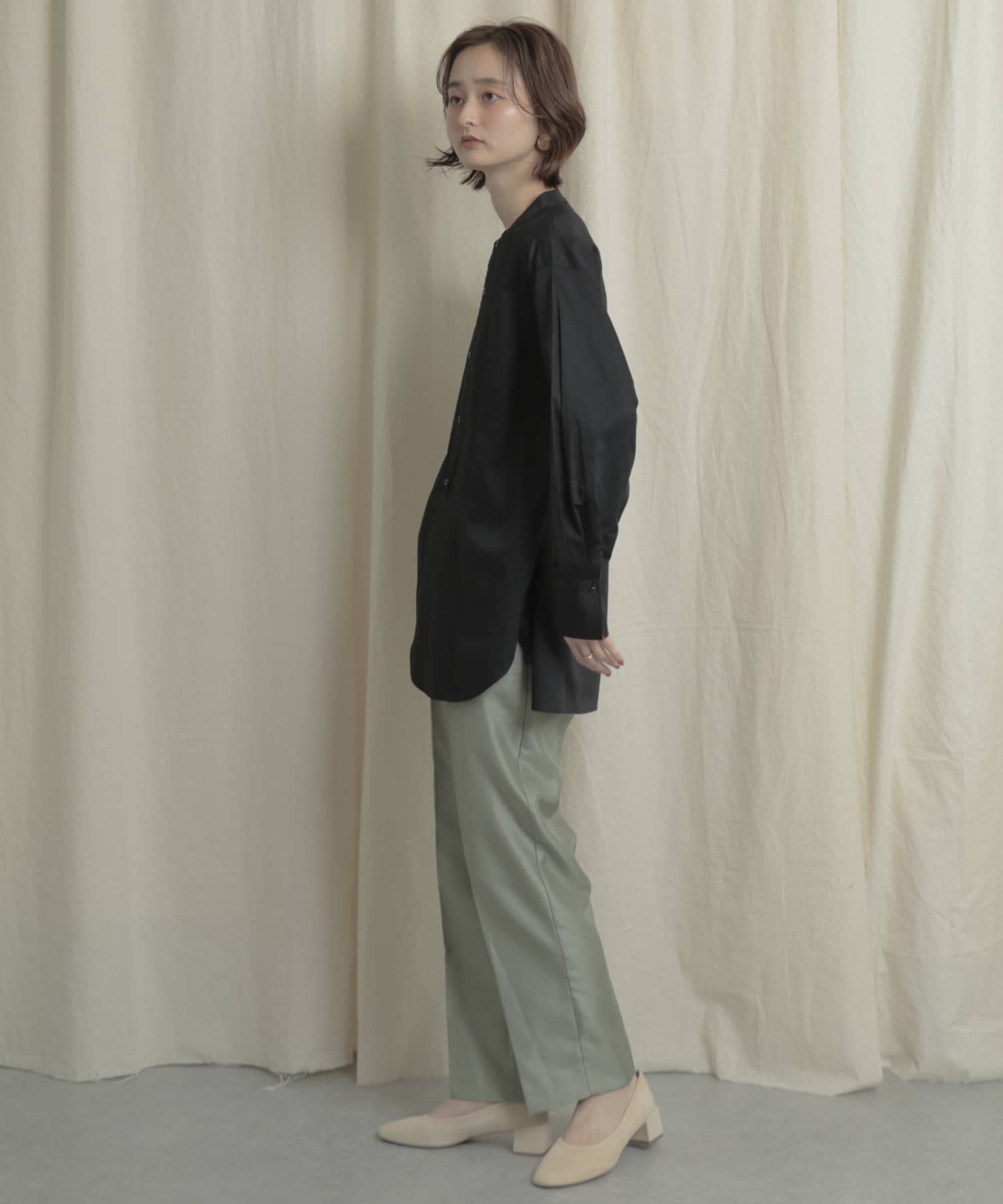 シャンタンテーパードパンツ L.KHAKI M