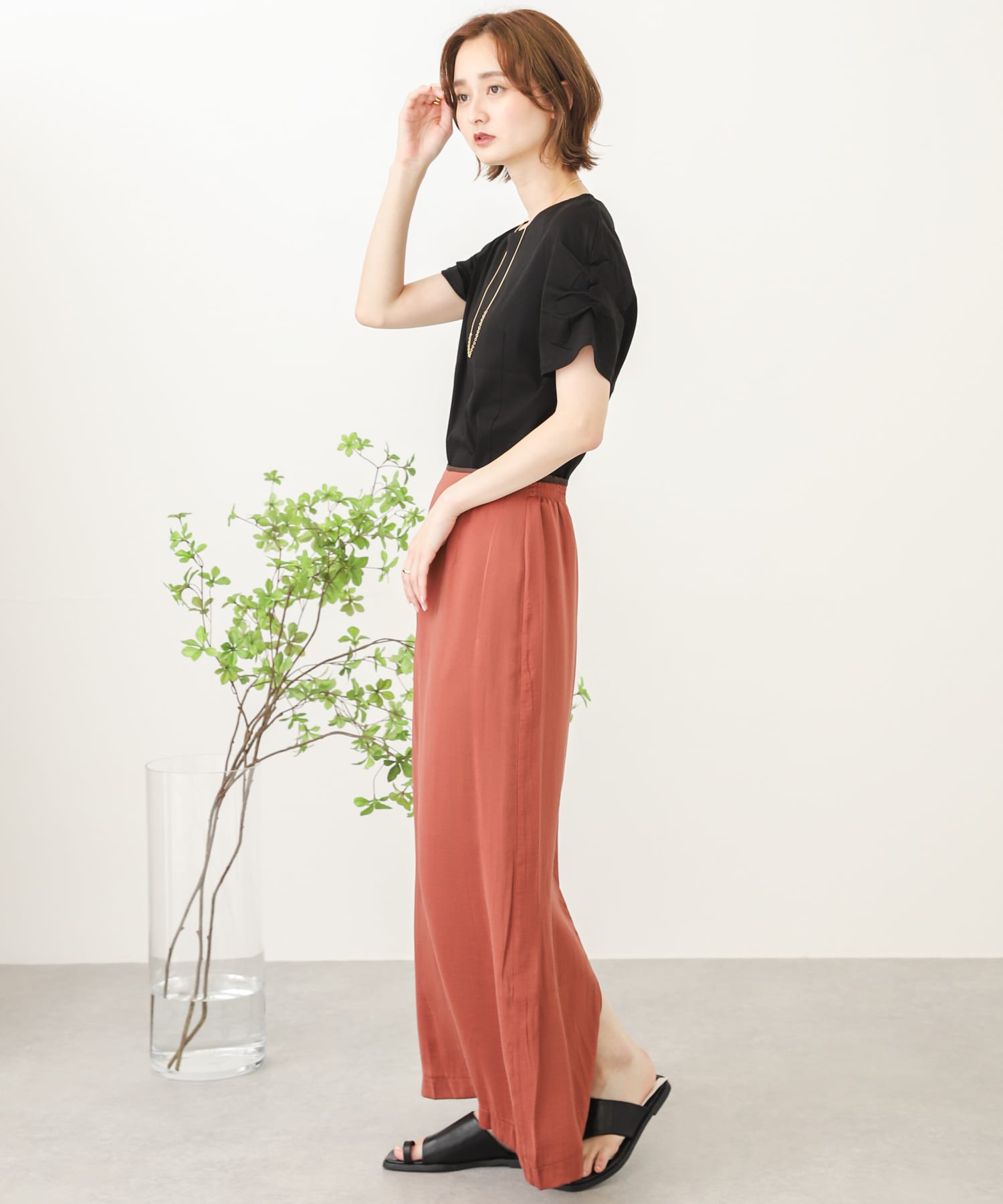 サテンストレートナロースカート RED one