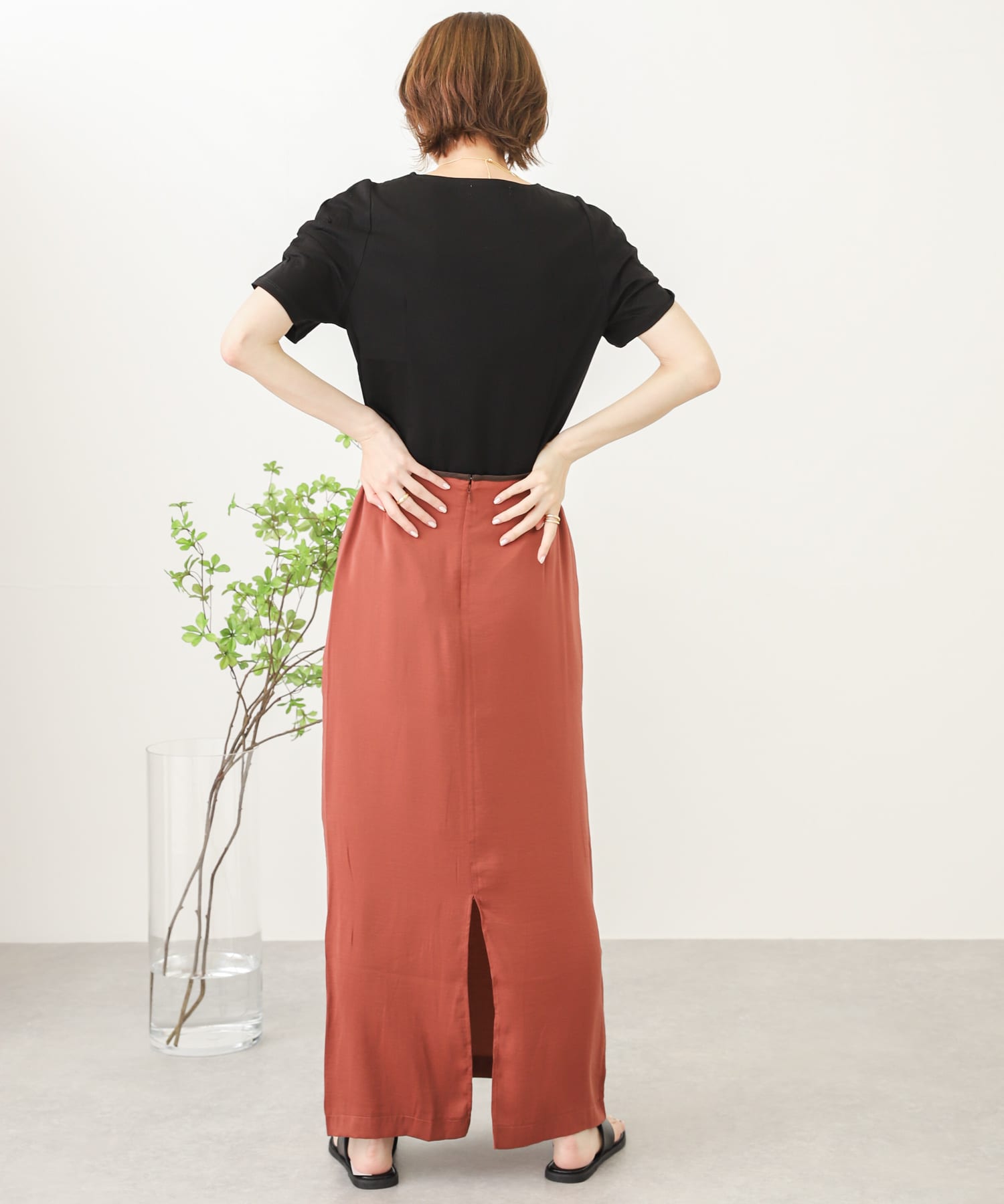 サテンストレートナロースカート RED one