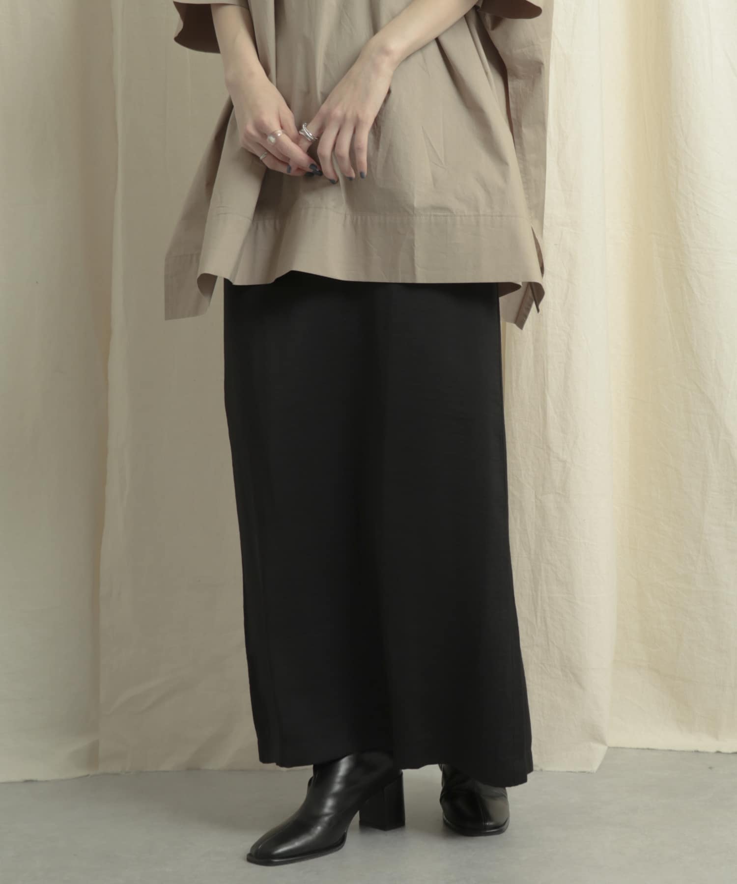 サテンストレートナロースカート BLACK one