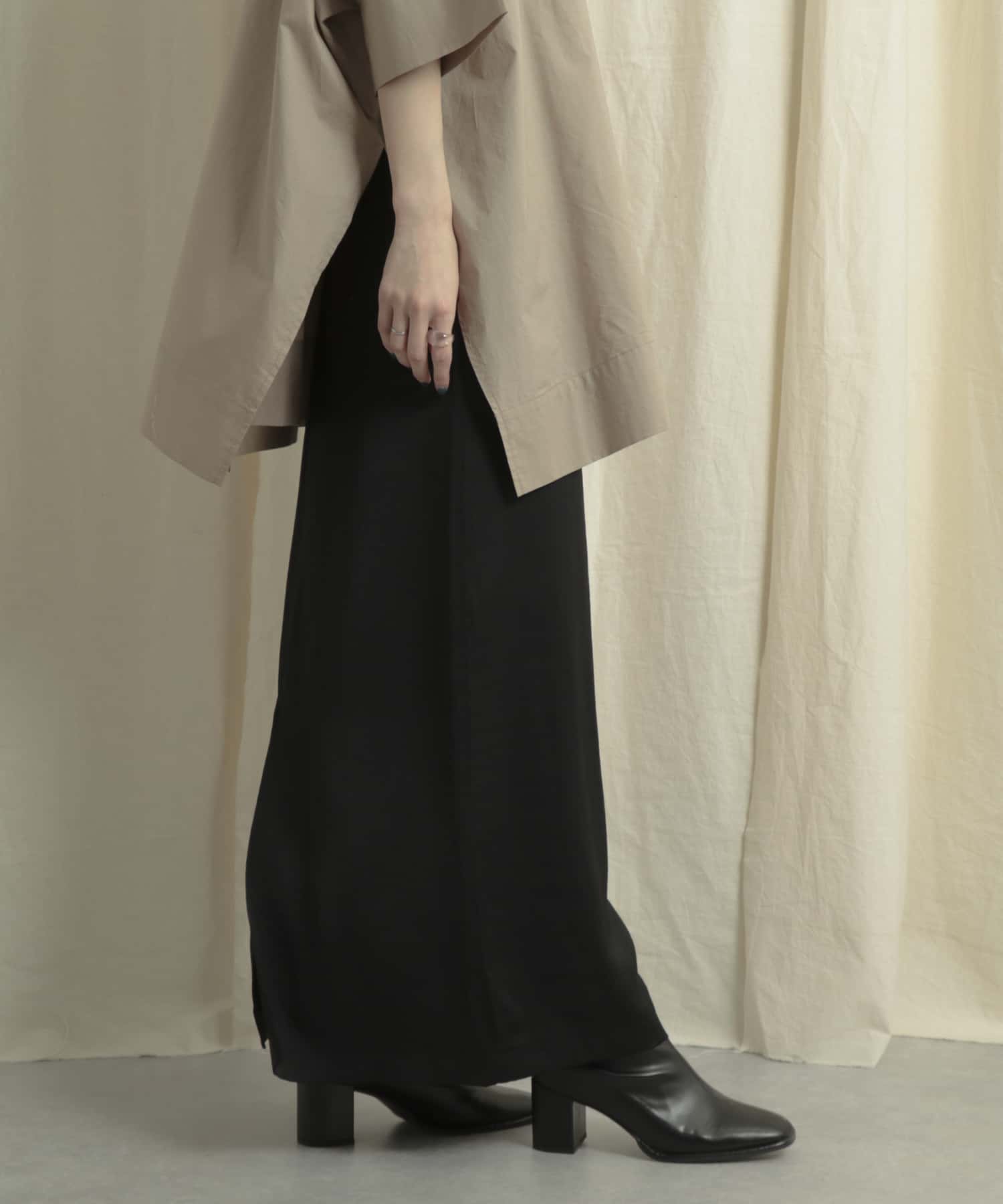 サテンストレートナロースカート BLACK one