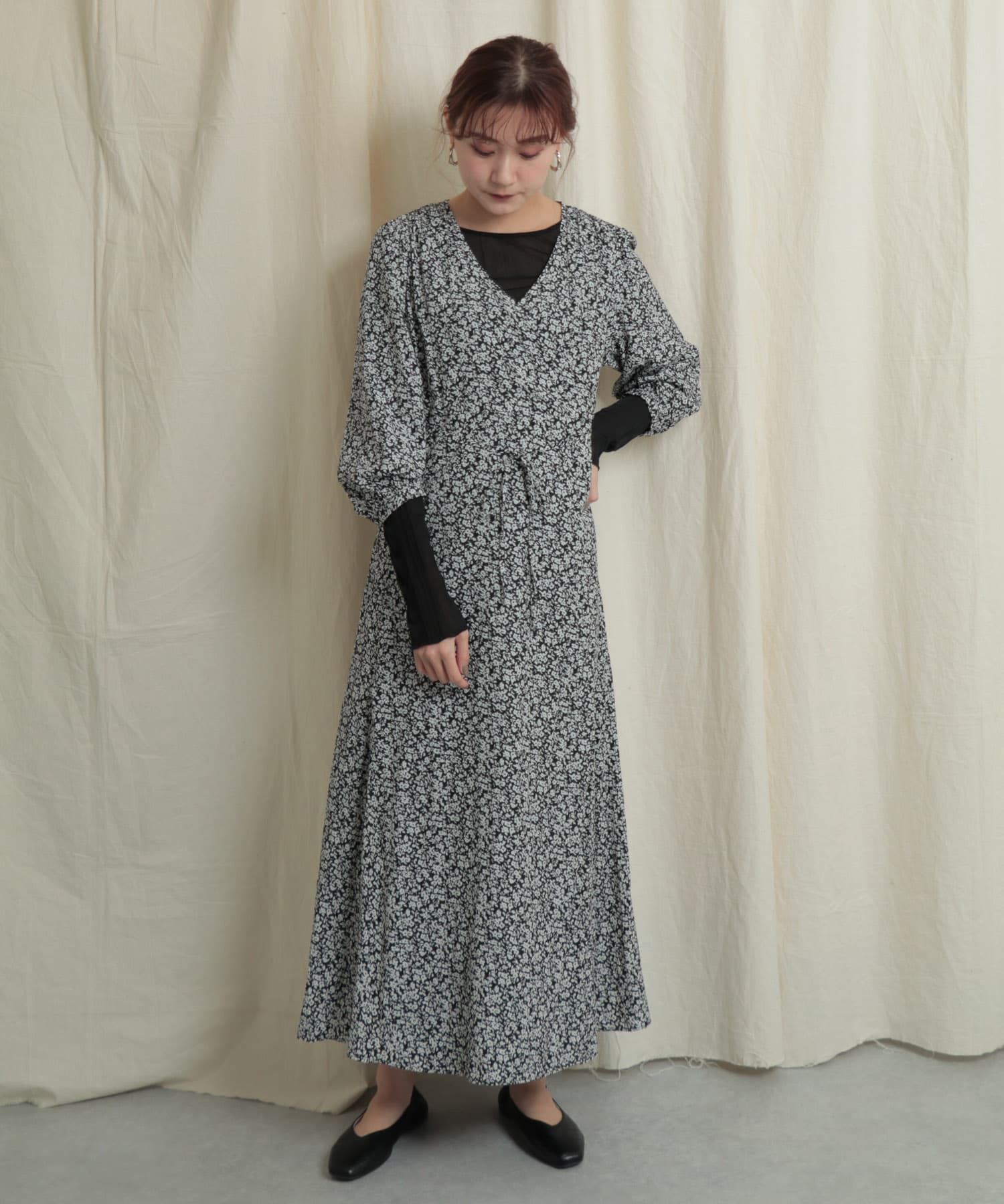 フラワープリントワンピース BLACK one