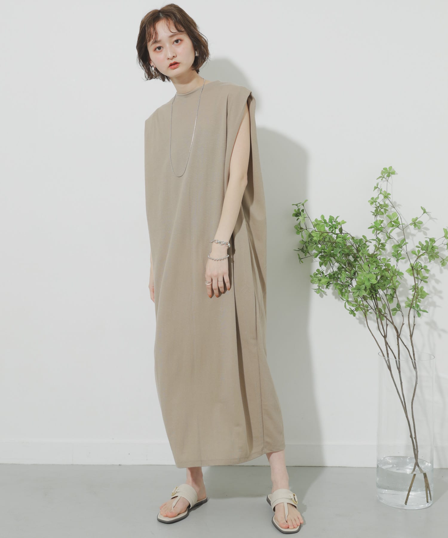 バックタックロングワンピース BEIGE one