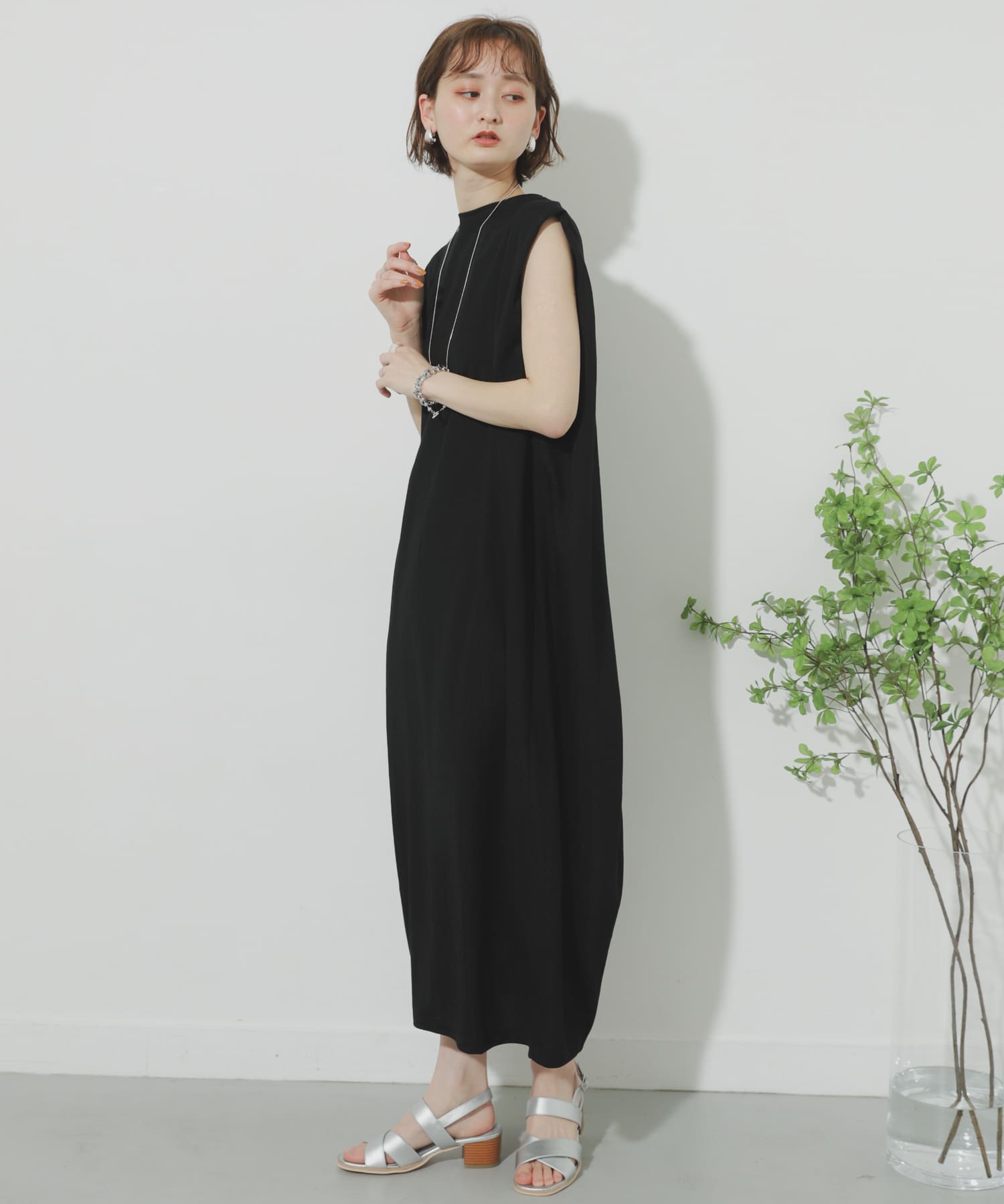 バックタックロングワンピース BLACK one
