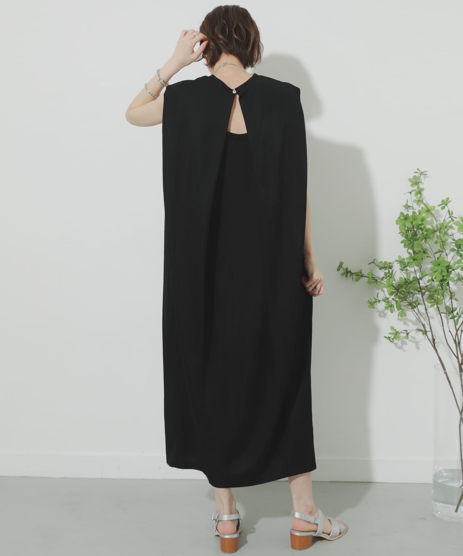 バックタックロングワンピース BLACK one