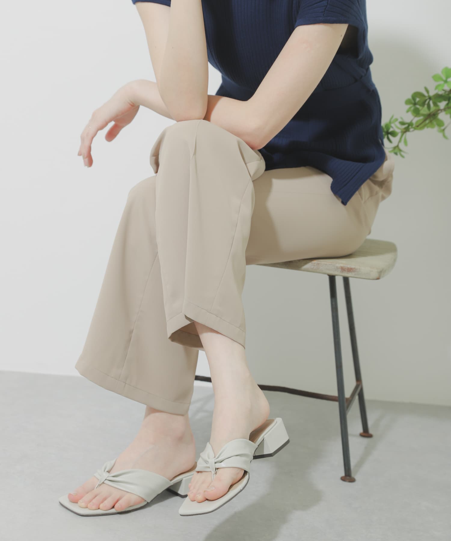 ブロックヒールハナオサンダル IVORY S