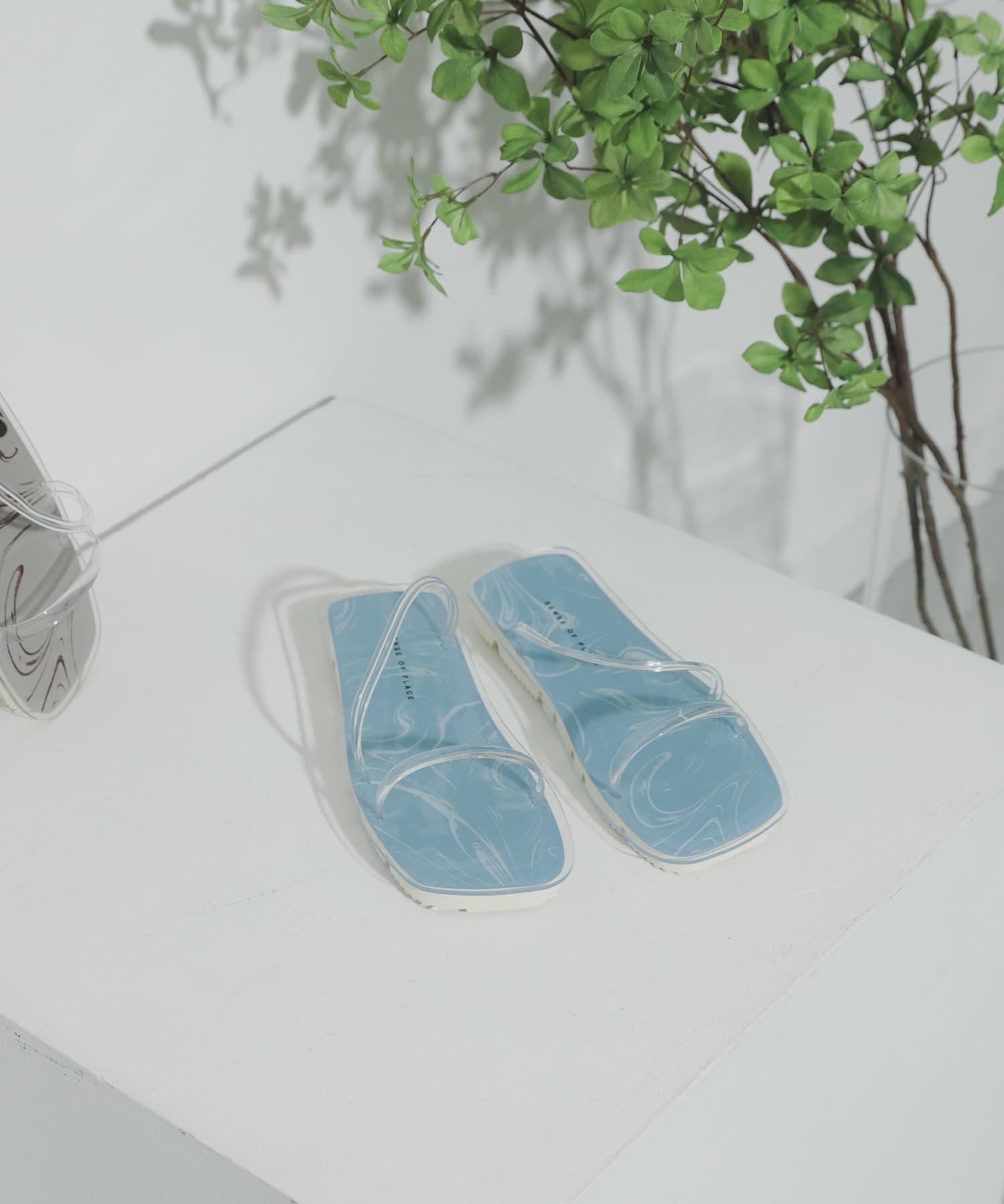 PVCストラップクリアソールフラットサンダル BLUE S