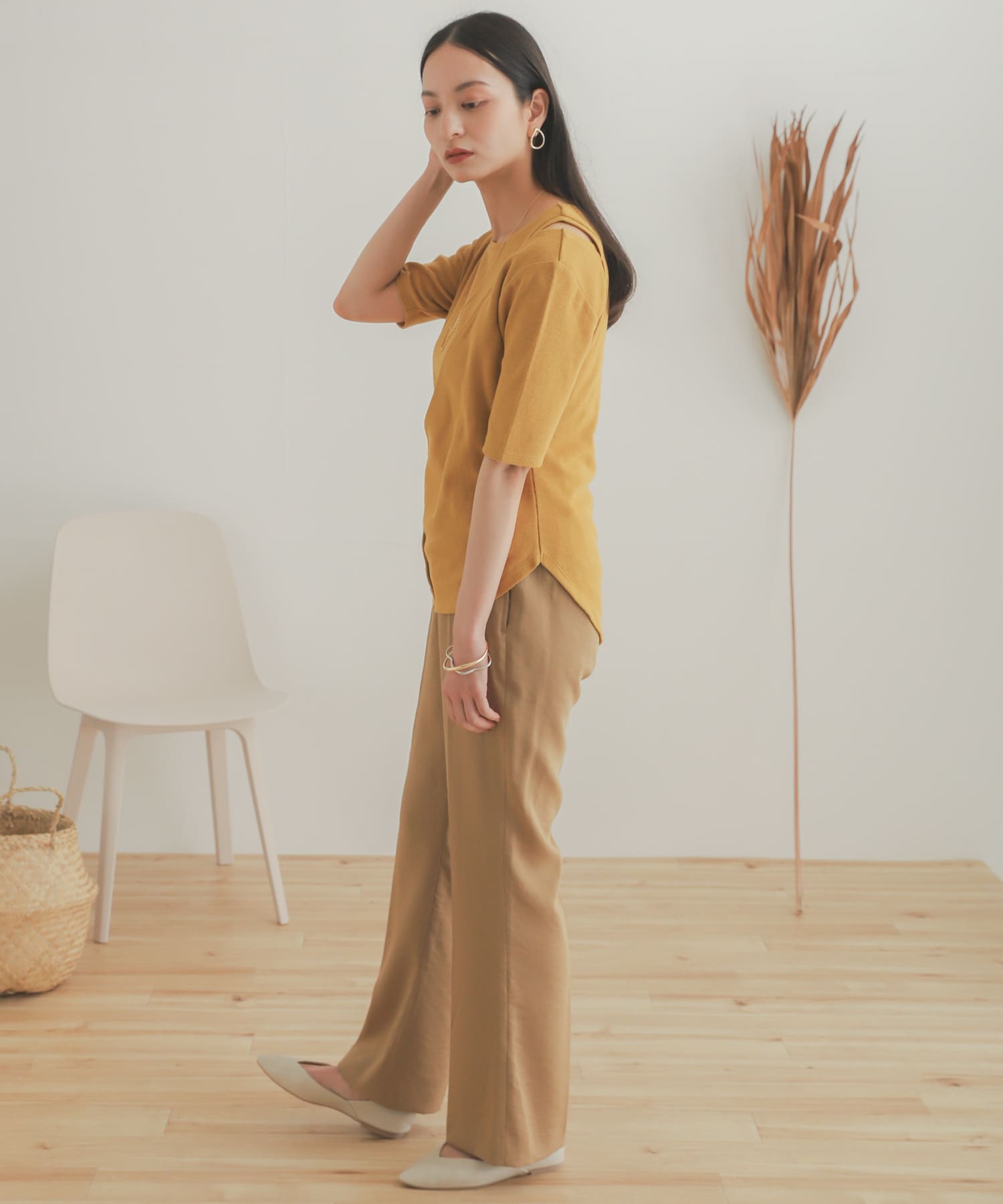 レイヤードボタンディテールトップ YELLOW one