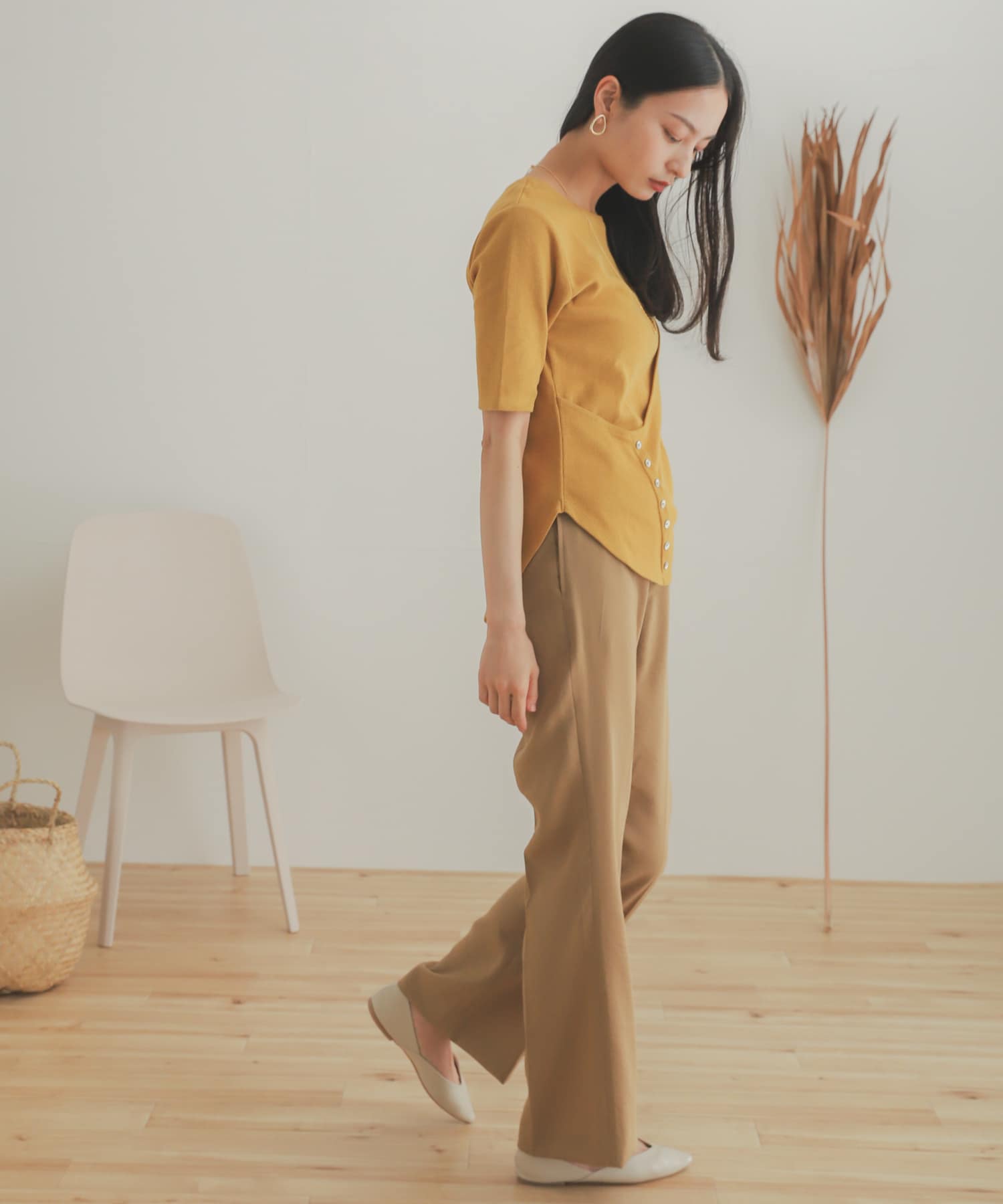 レイヤードボタンディテールトップ YELLOW one
