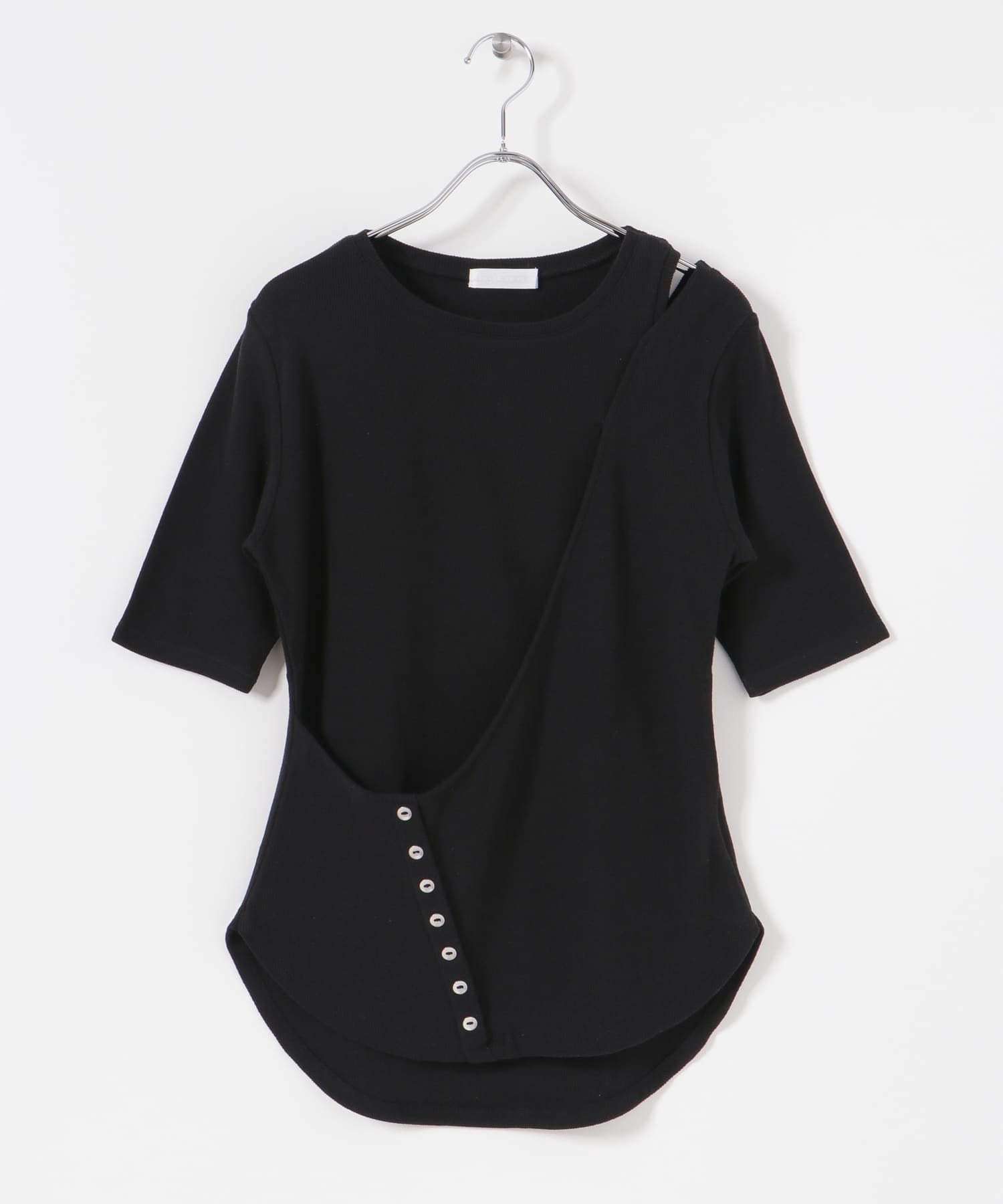 レイヤードボタンディテールトップ BLACK one