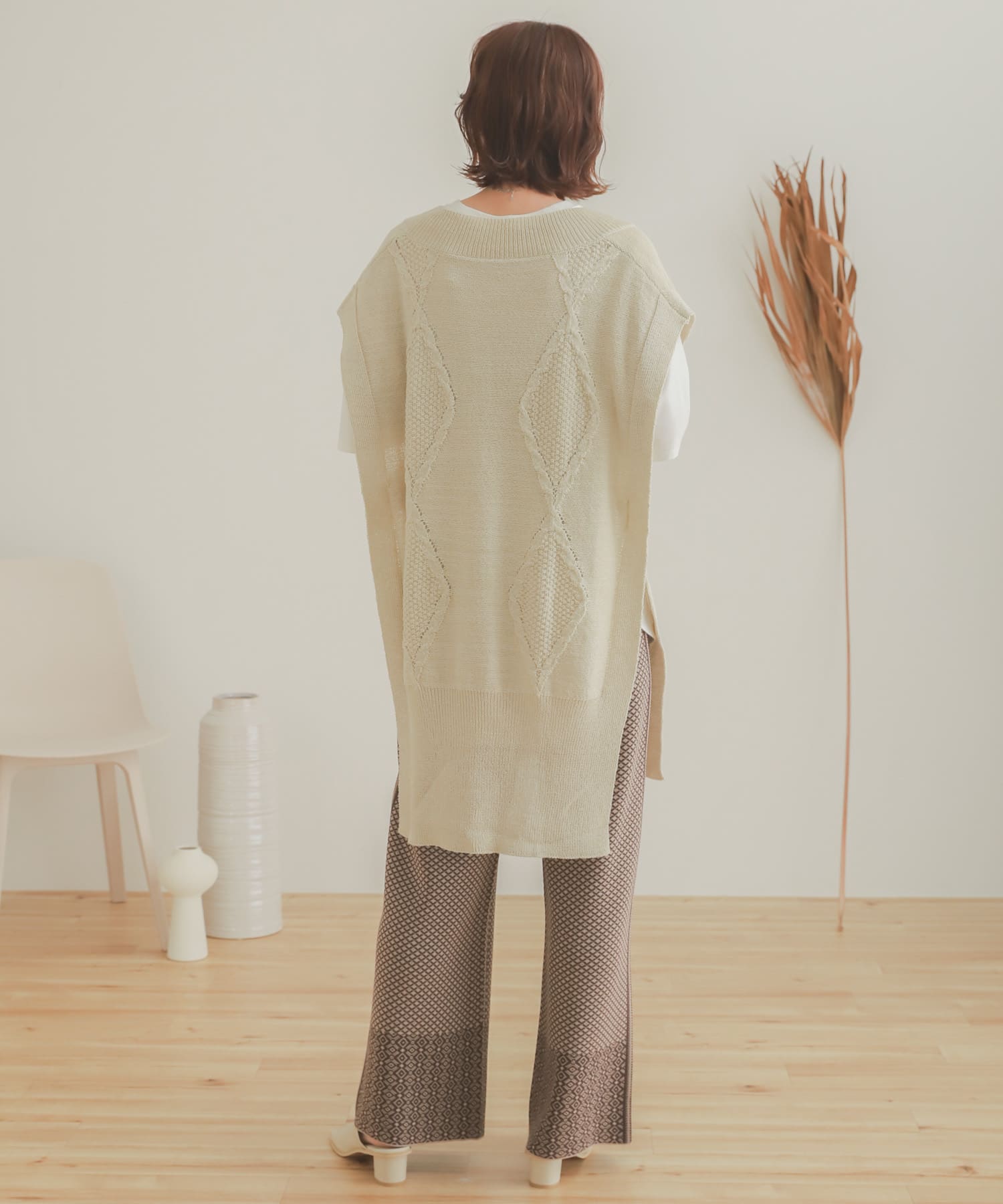 ロングケーブルベスト IVORY one
