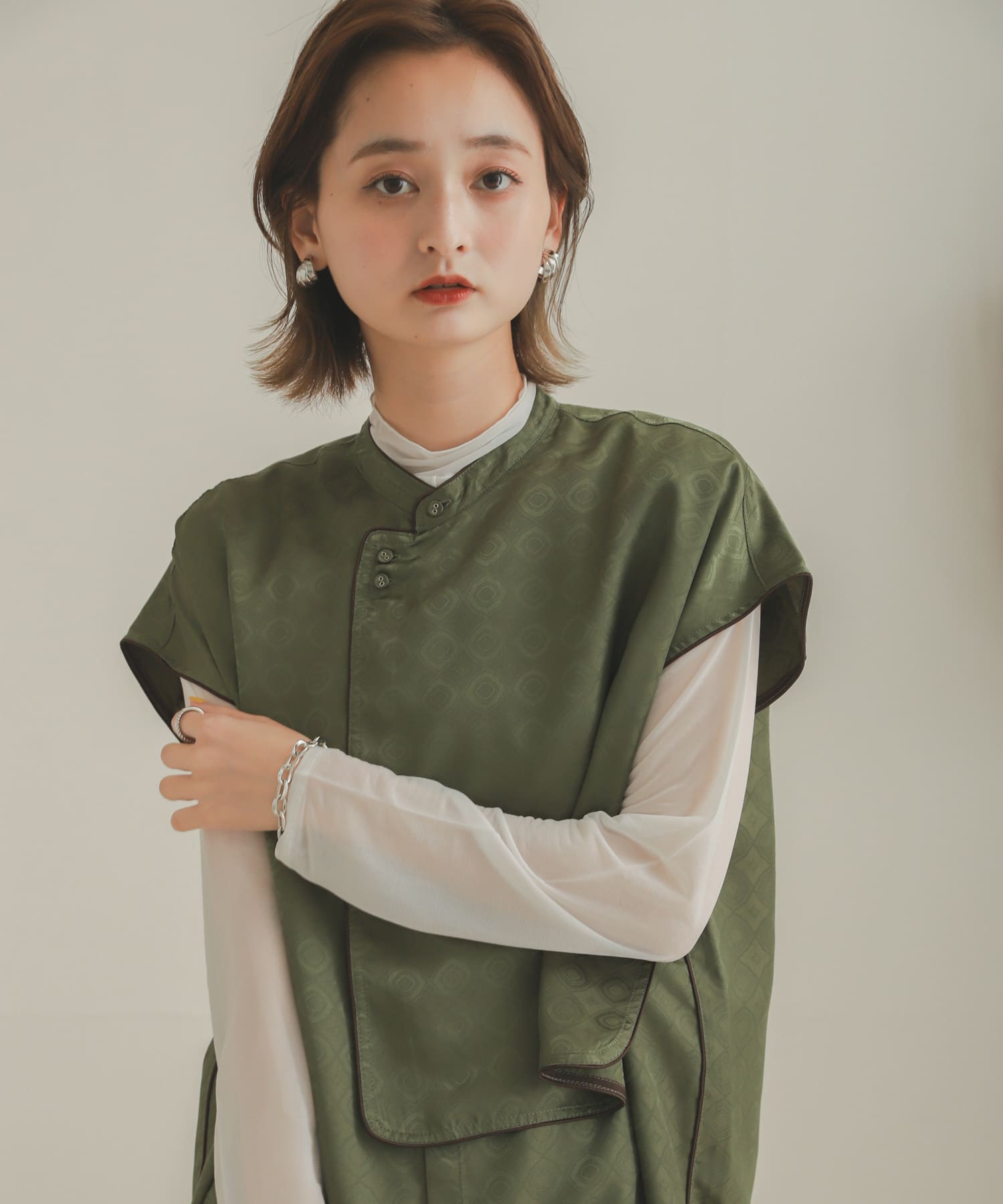 KHAKI