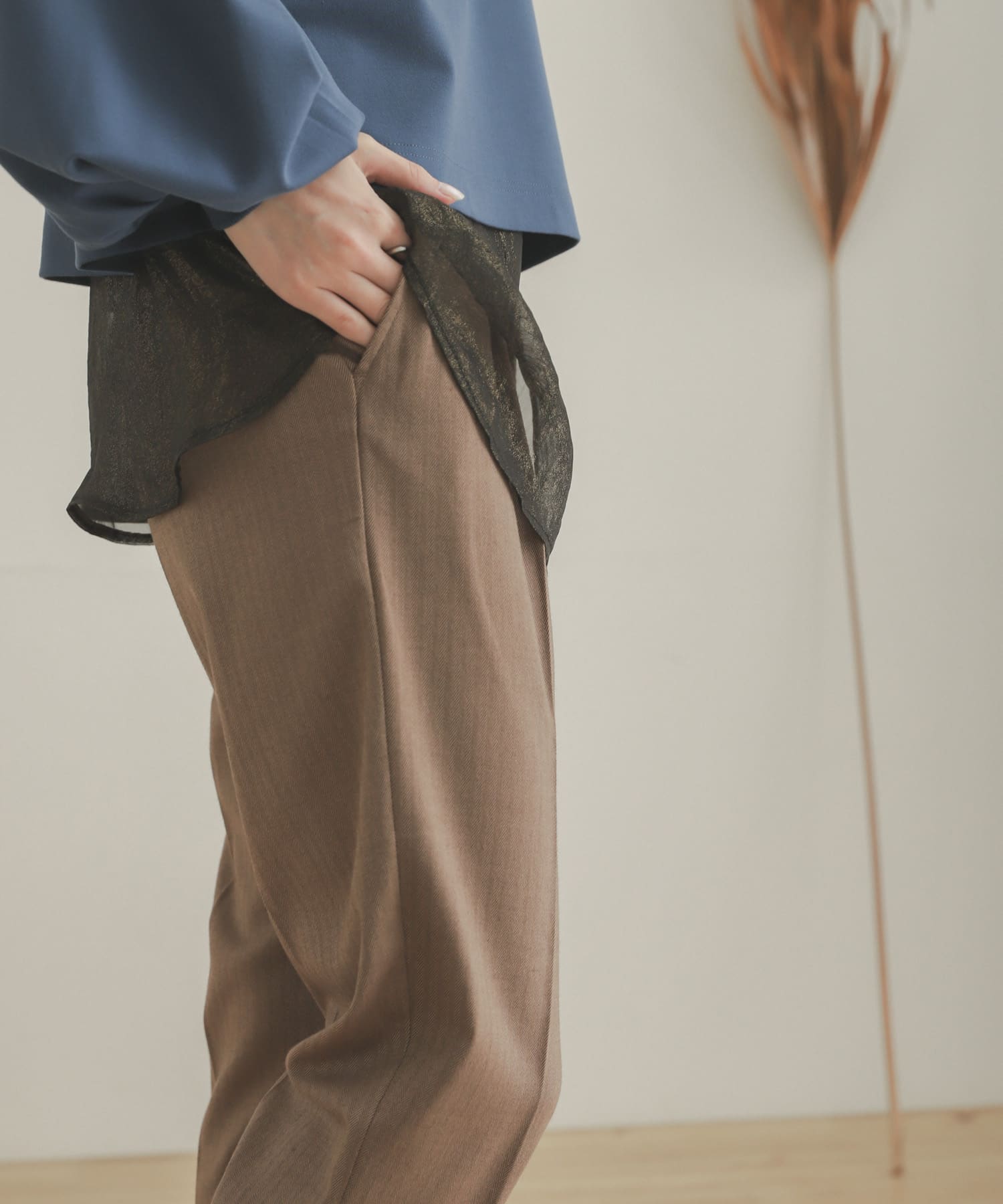 ヘリンボンテーパードパンツ BROWN S