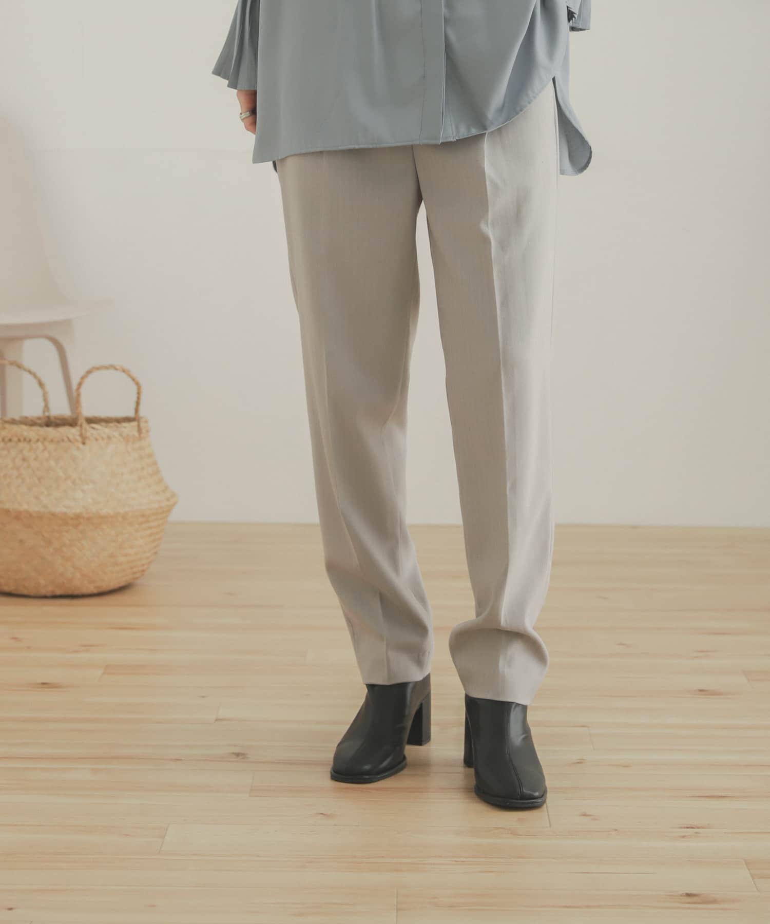 ヘリンボンテーパードパンツ