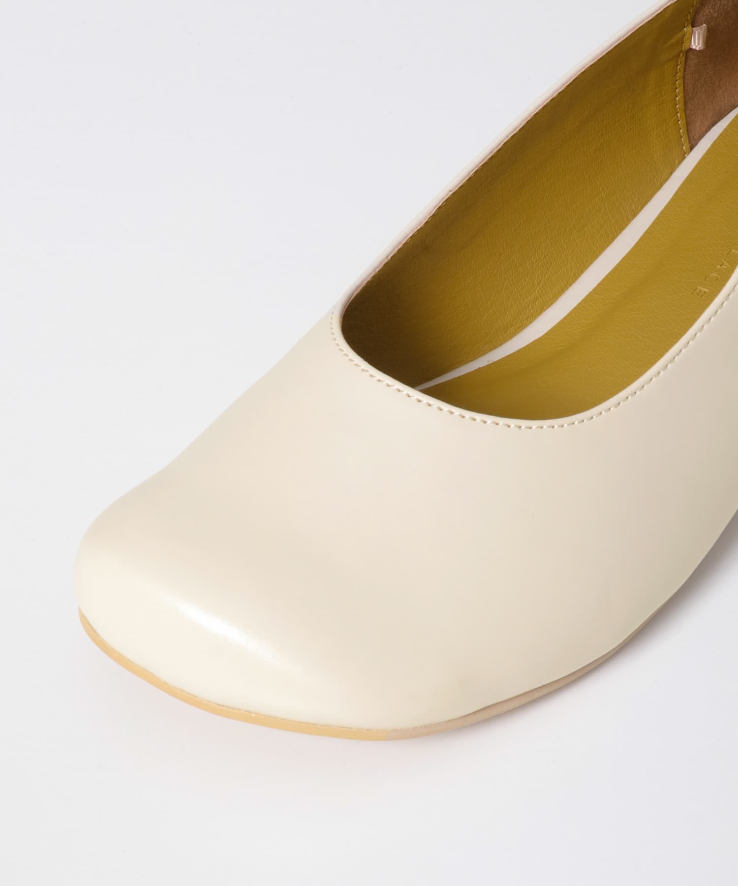 チャビートウパンプス IVORY S