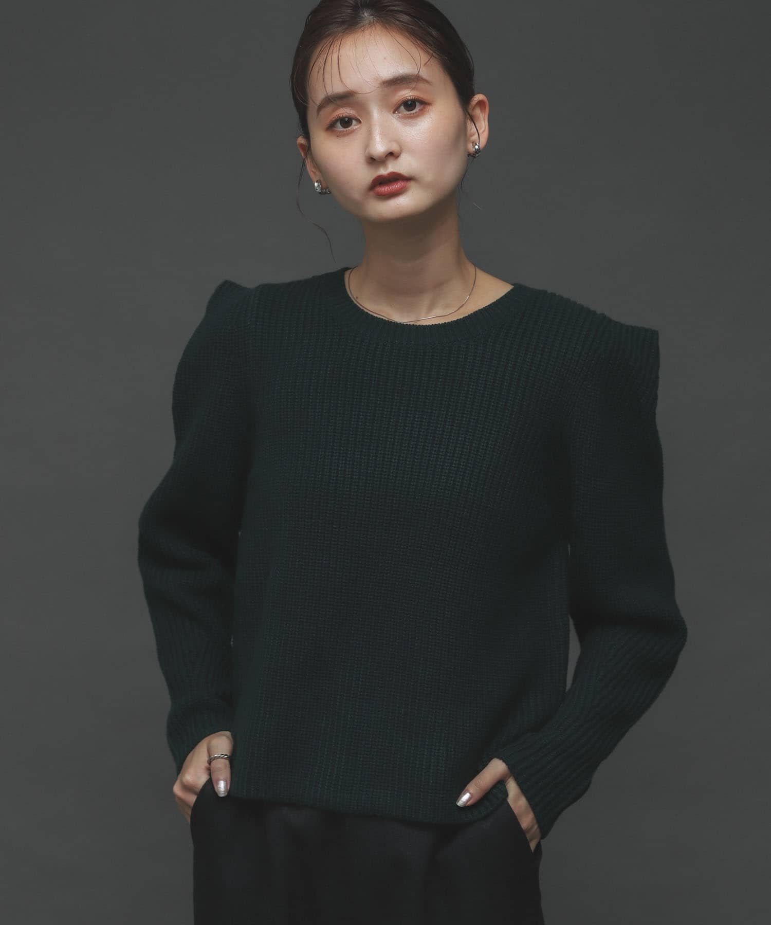 クルーネックショルダータックセーター GREEN one