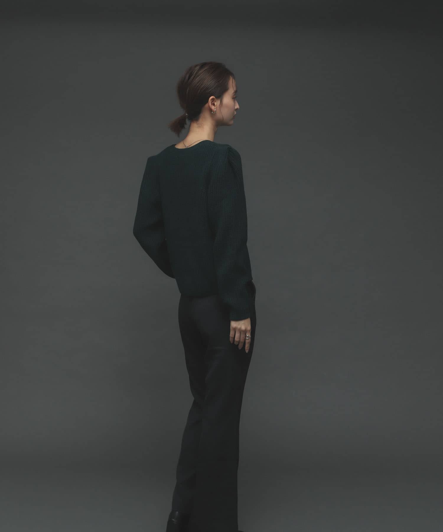 クルーネックショルダータックセーター GREEN one