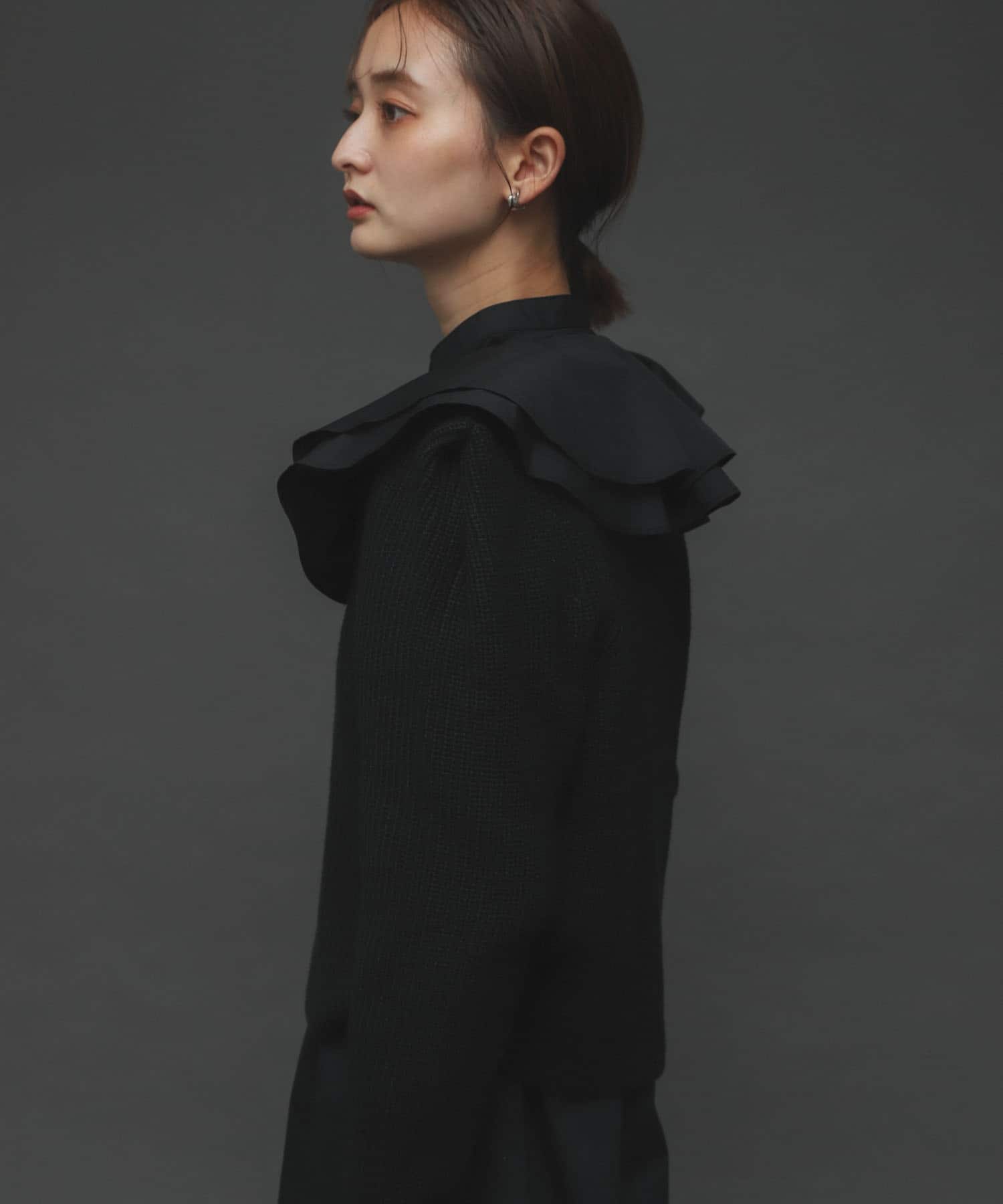 クルーネックショルダータックセーター BLACK one
