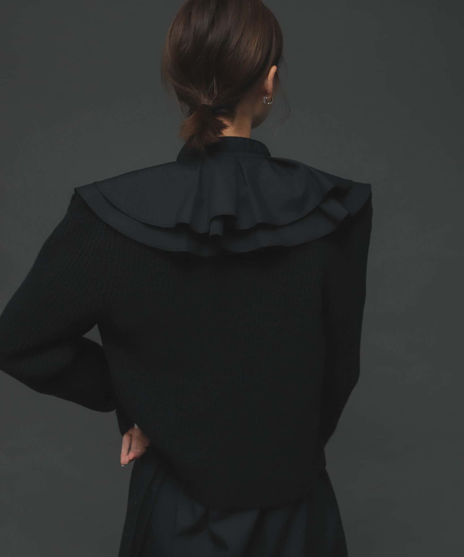 クルーネックショルダータックセーター BLACK one