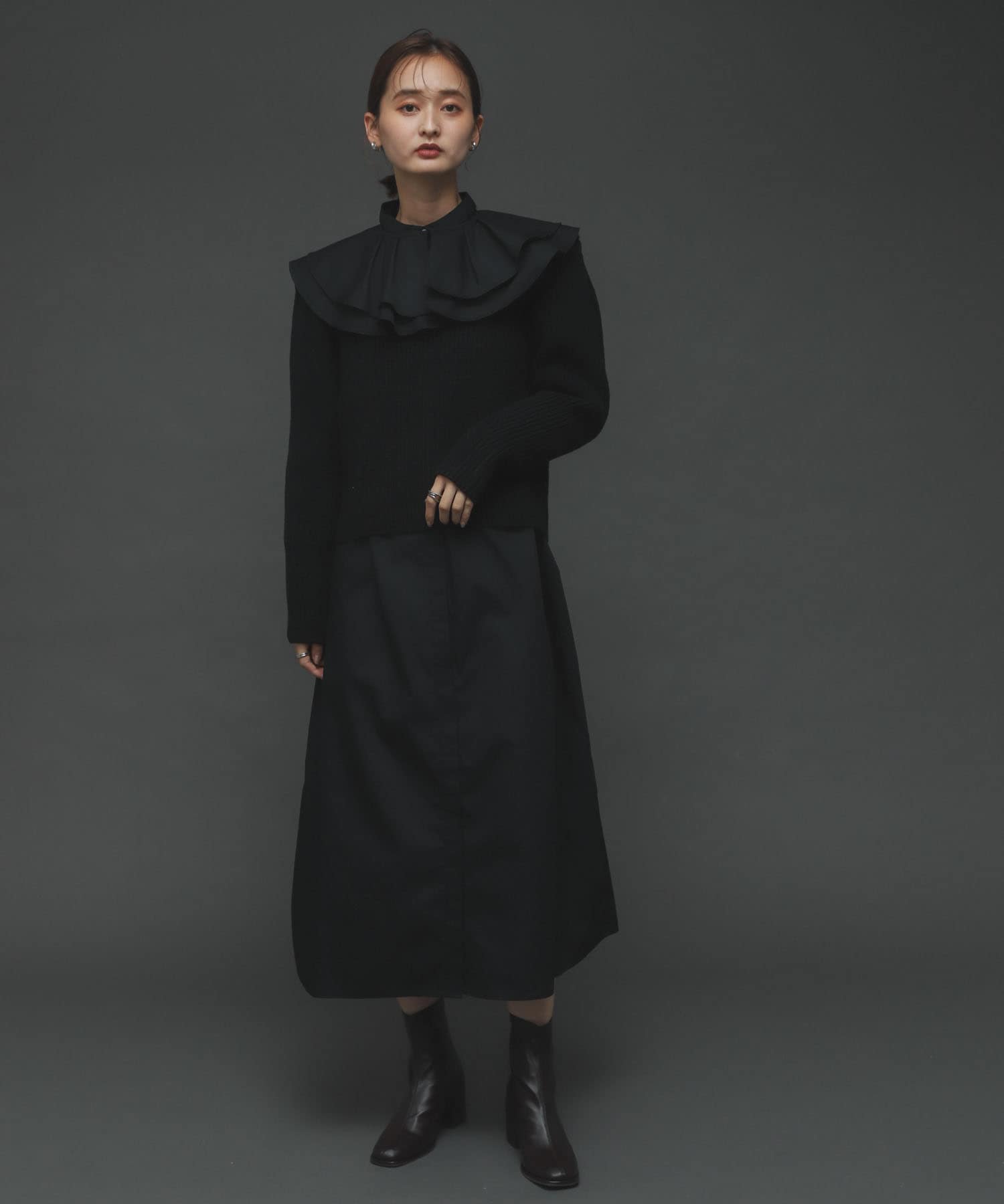 クルーネックショルダータックセーター BLACK one