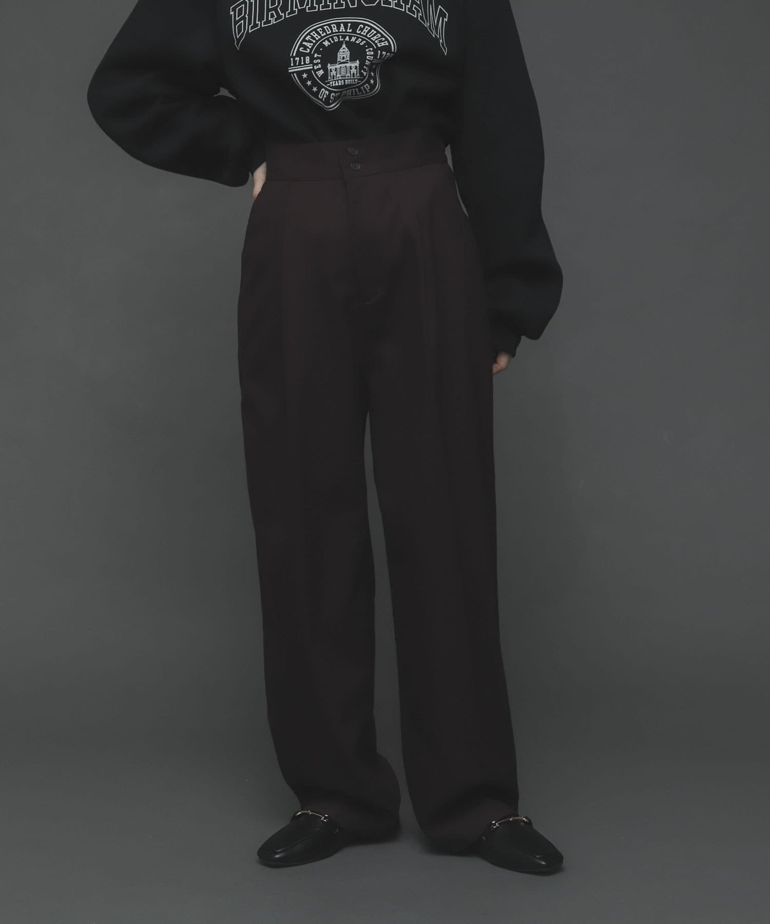 ハイウエストタックストレートパンツ