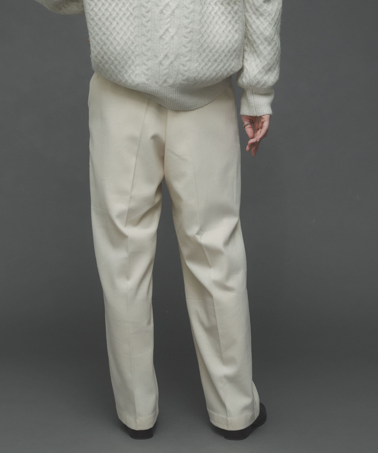 ハイウエストタックストレートパンツ IVORY M