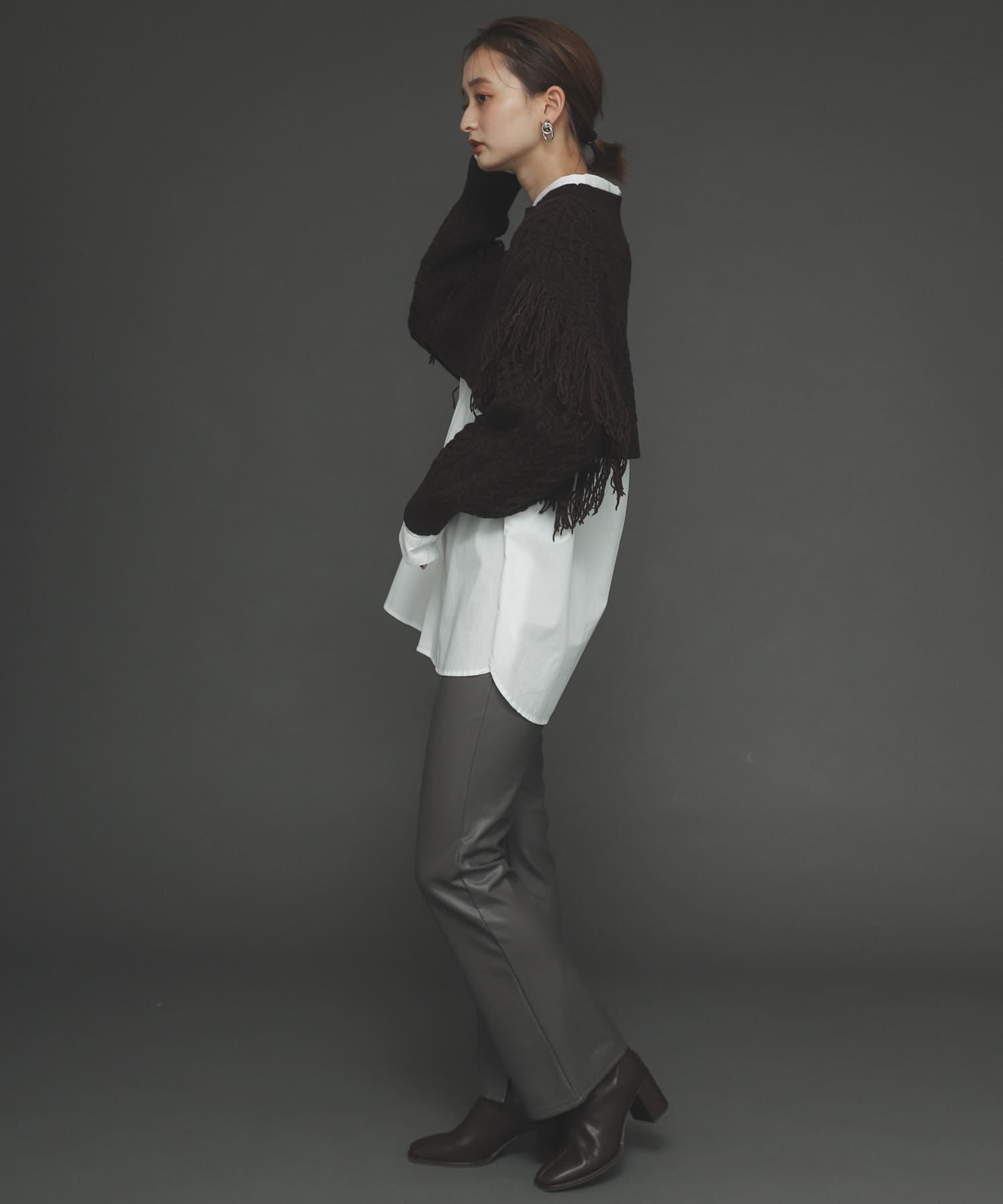 GRAY