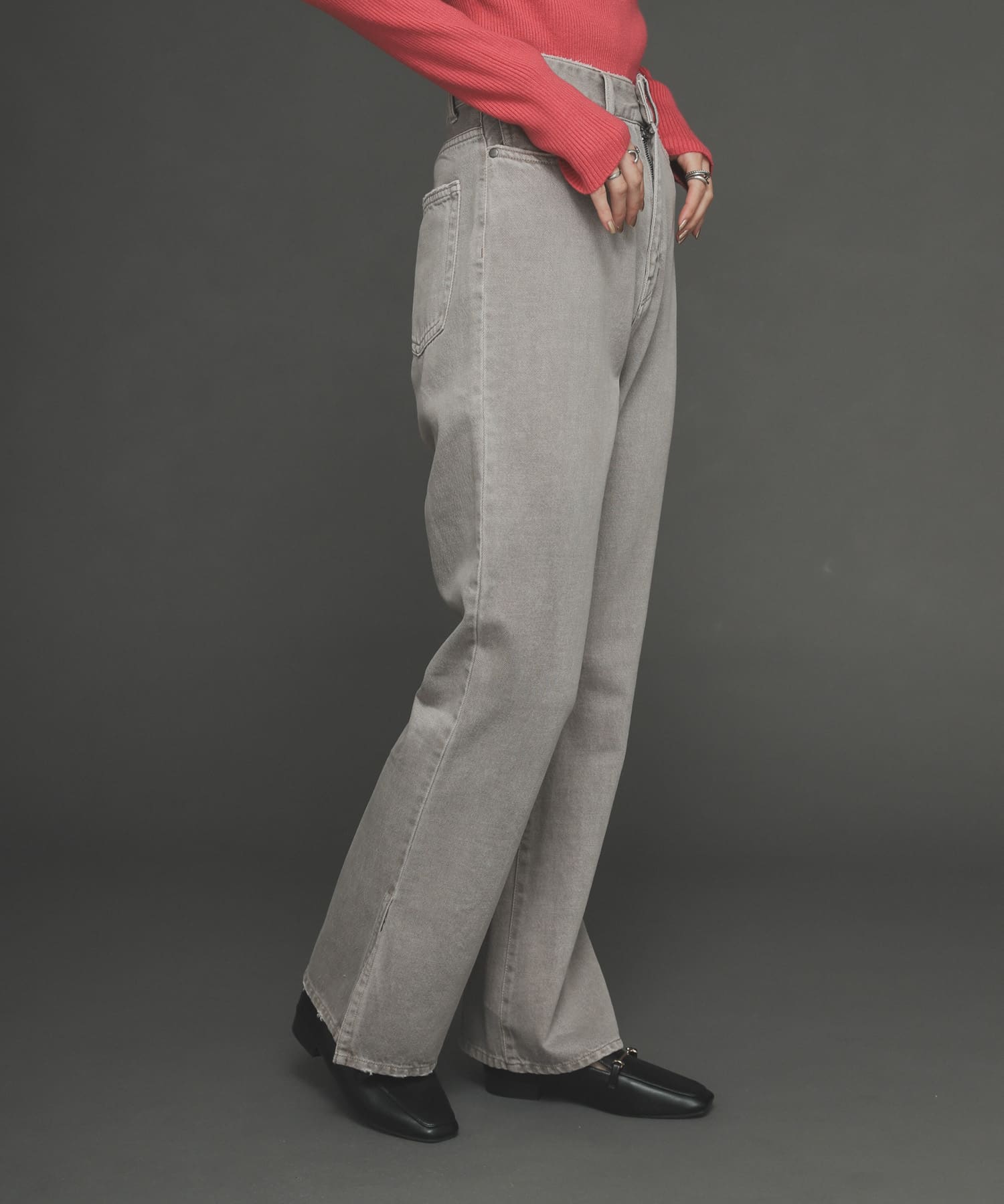 GRAY