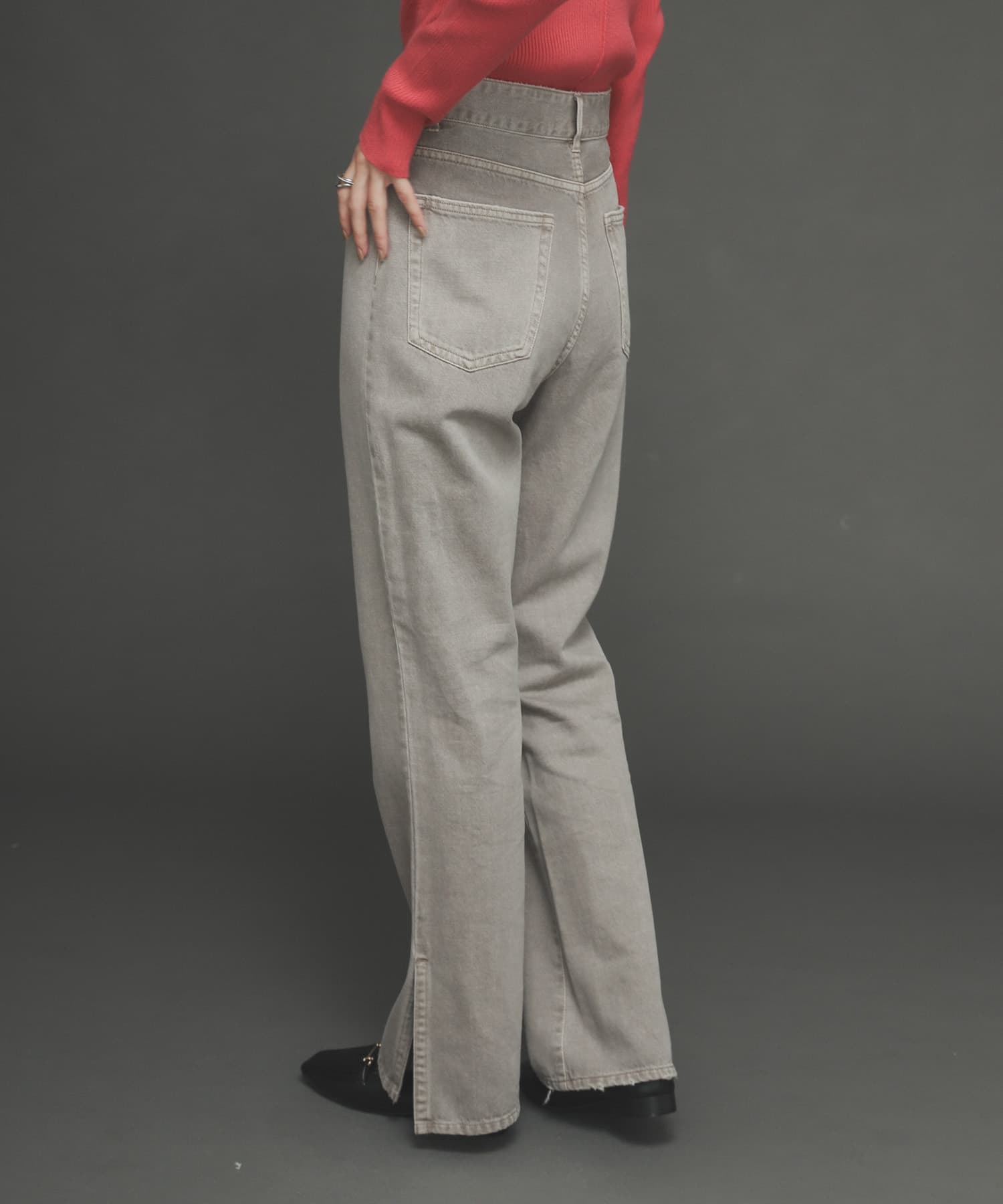 GRAY