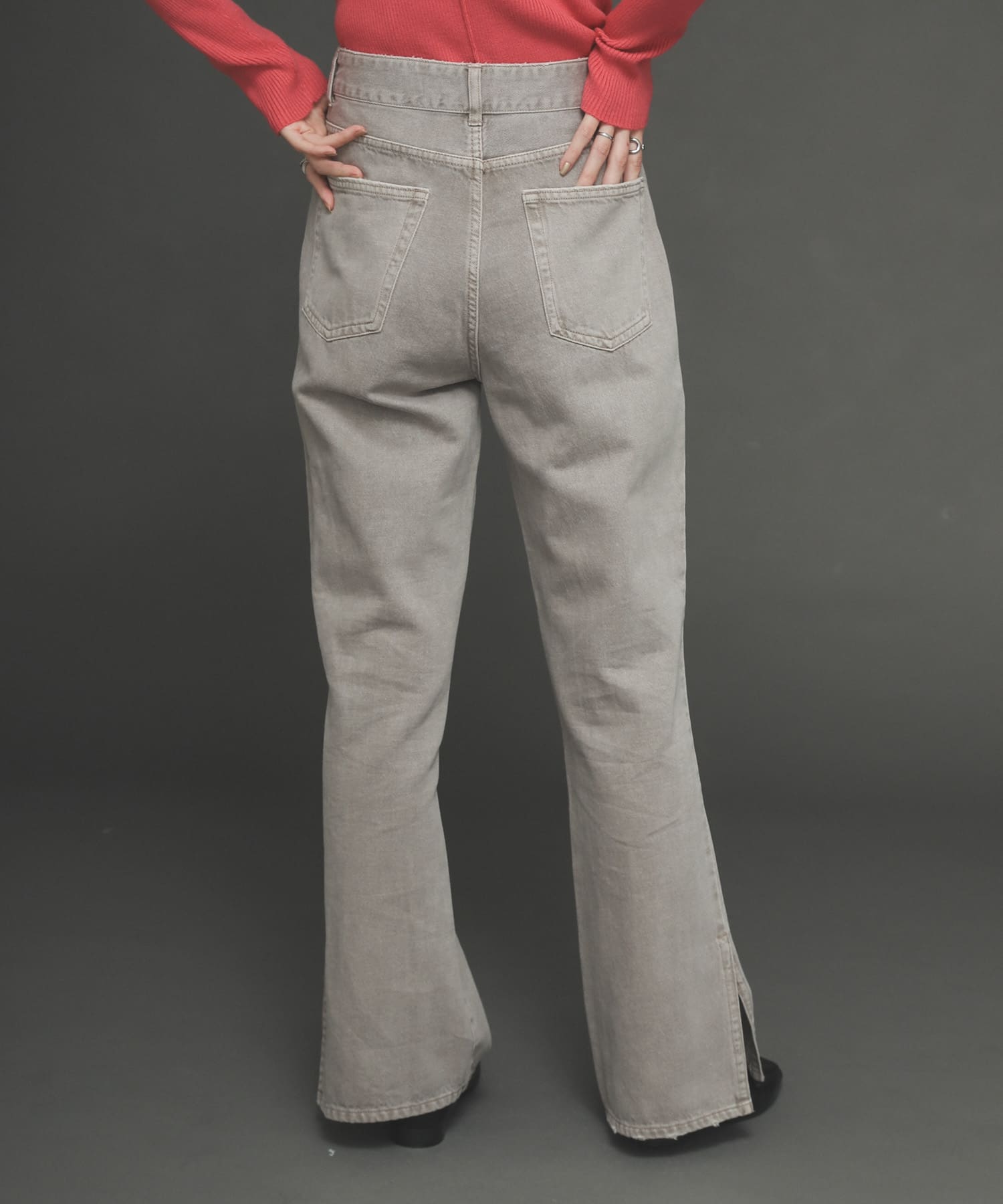 GRAY