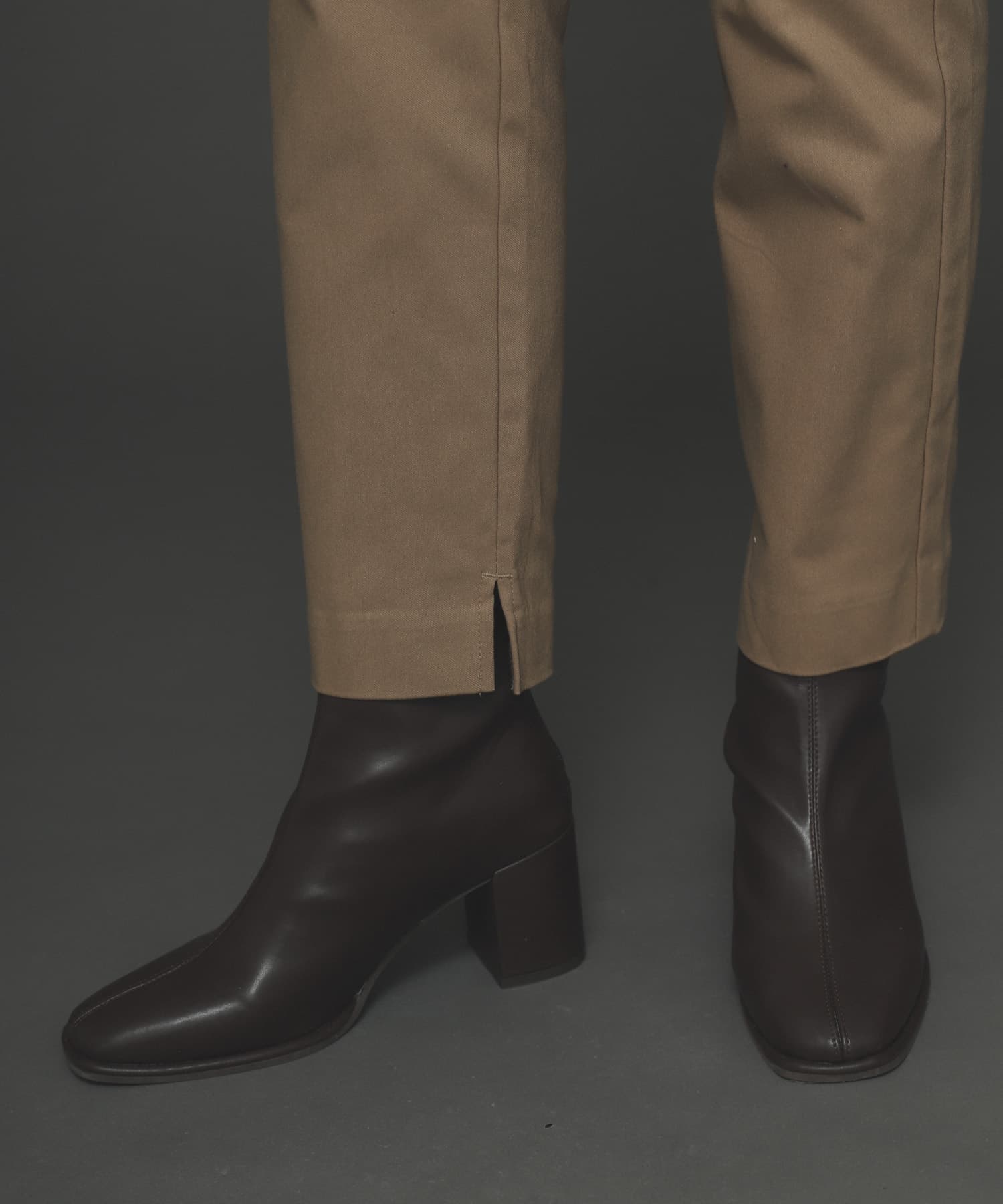 『TALLサイズあり』ストレッチスリムテーパードパンツ BEIGE M