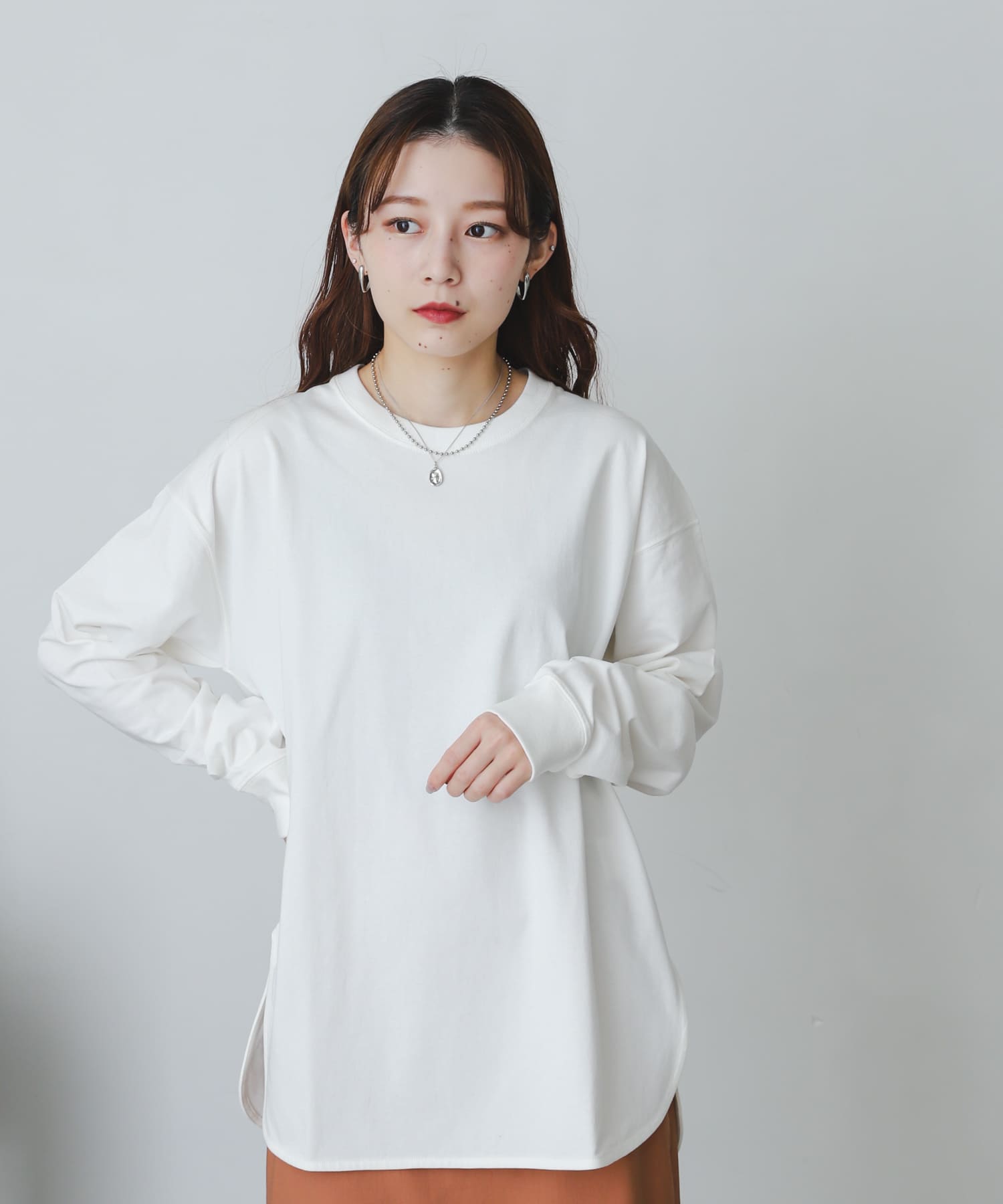OFF WHITE