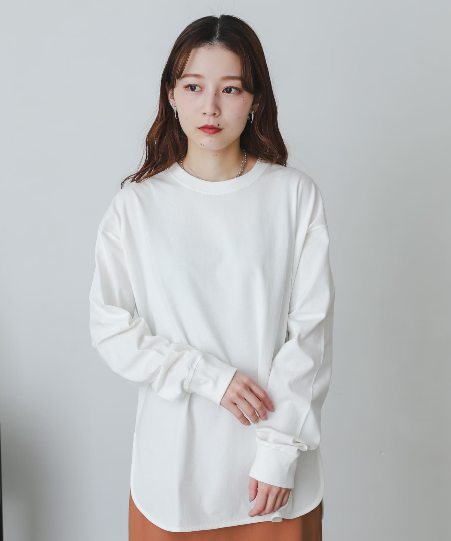 OFF WHITE