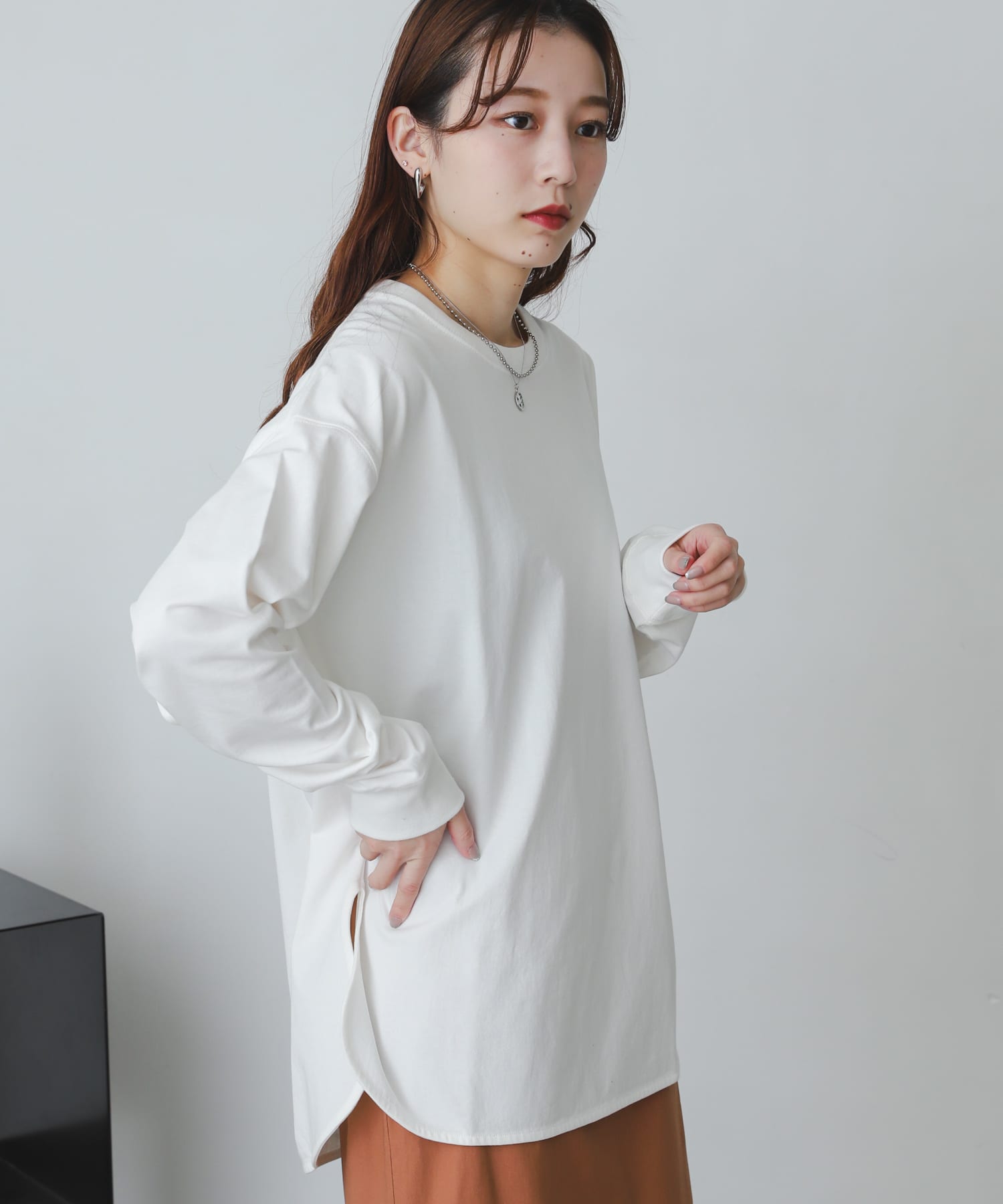 OFF WHITE