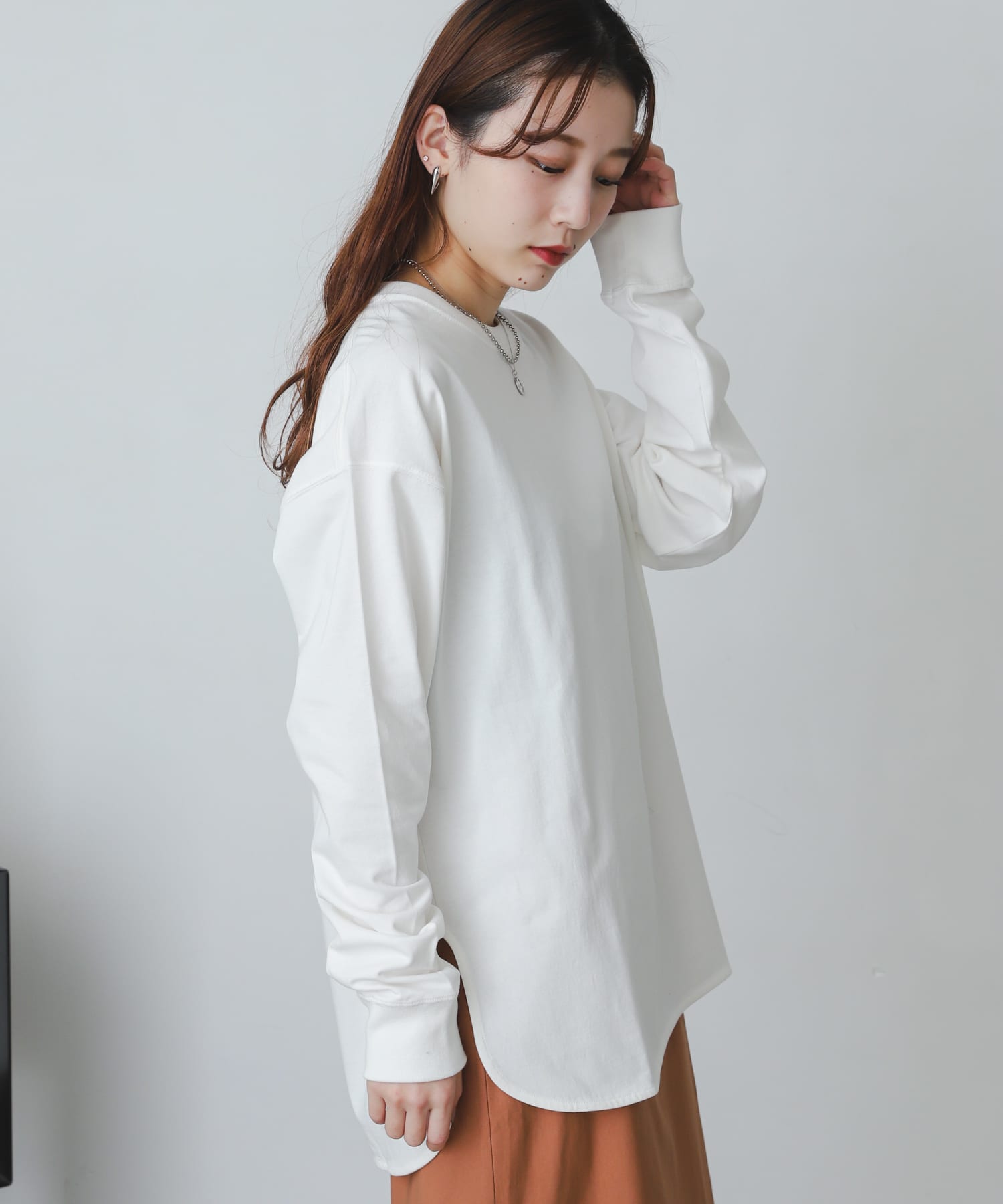 OFF WHITE