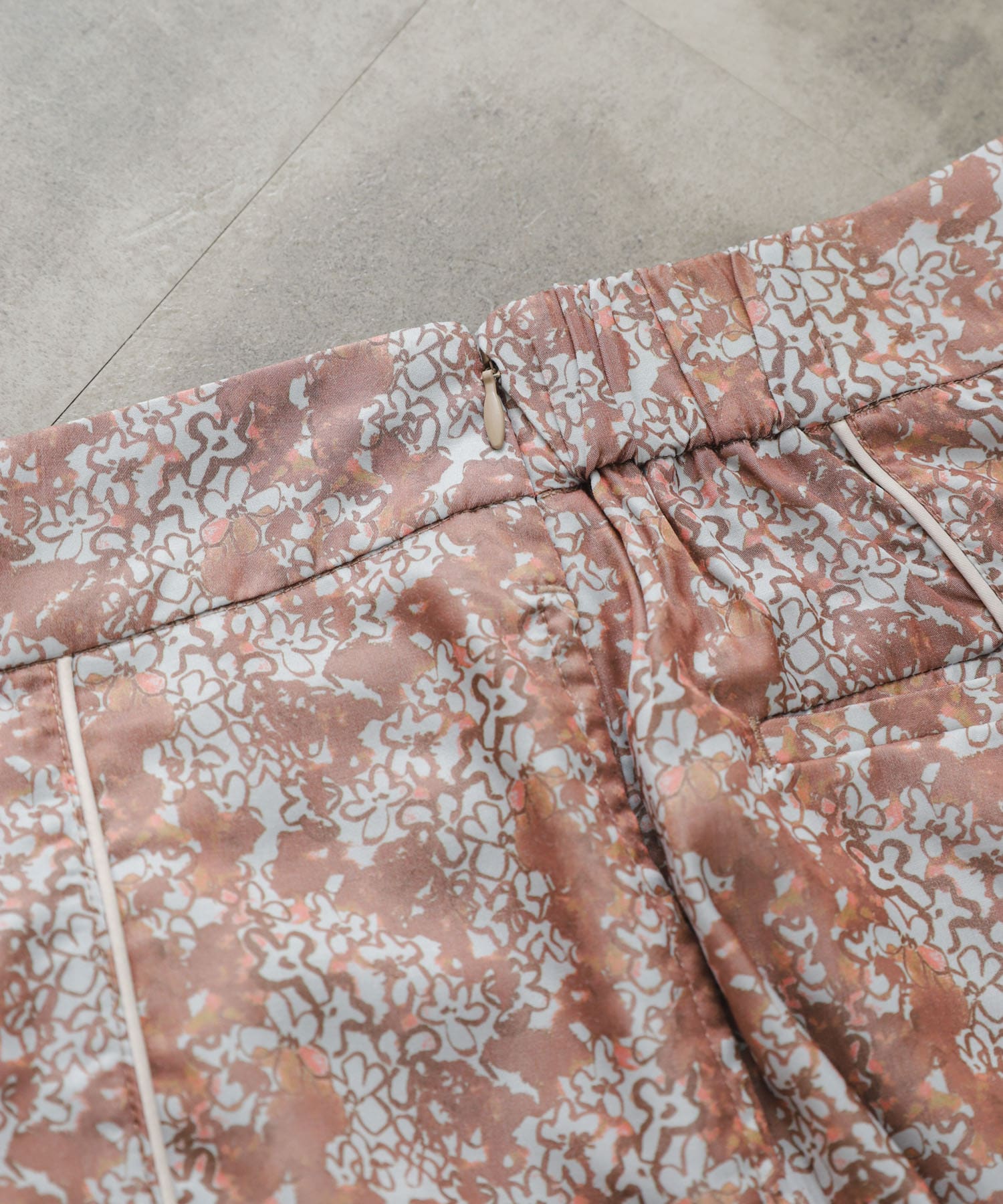 アートフラワーパイピングパンツ CAMEL M